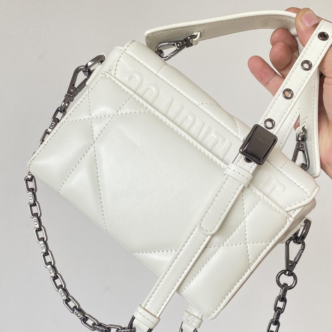 30 Montaigne Box Bag With Handle White For Women 10in/25cm M9218BNNA_M0301:1High-quality replica