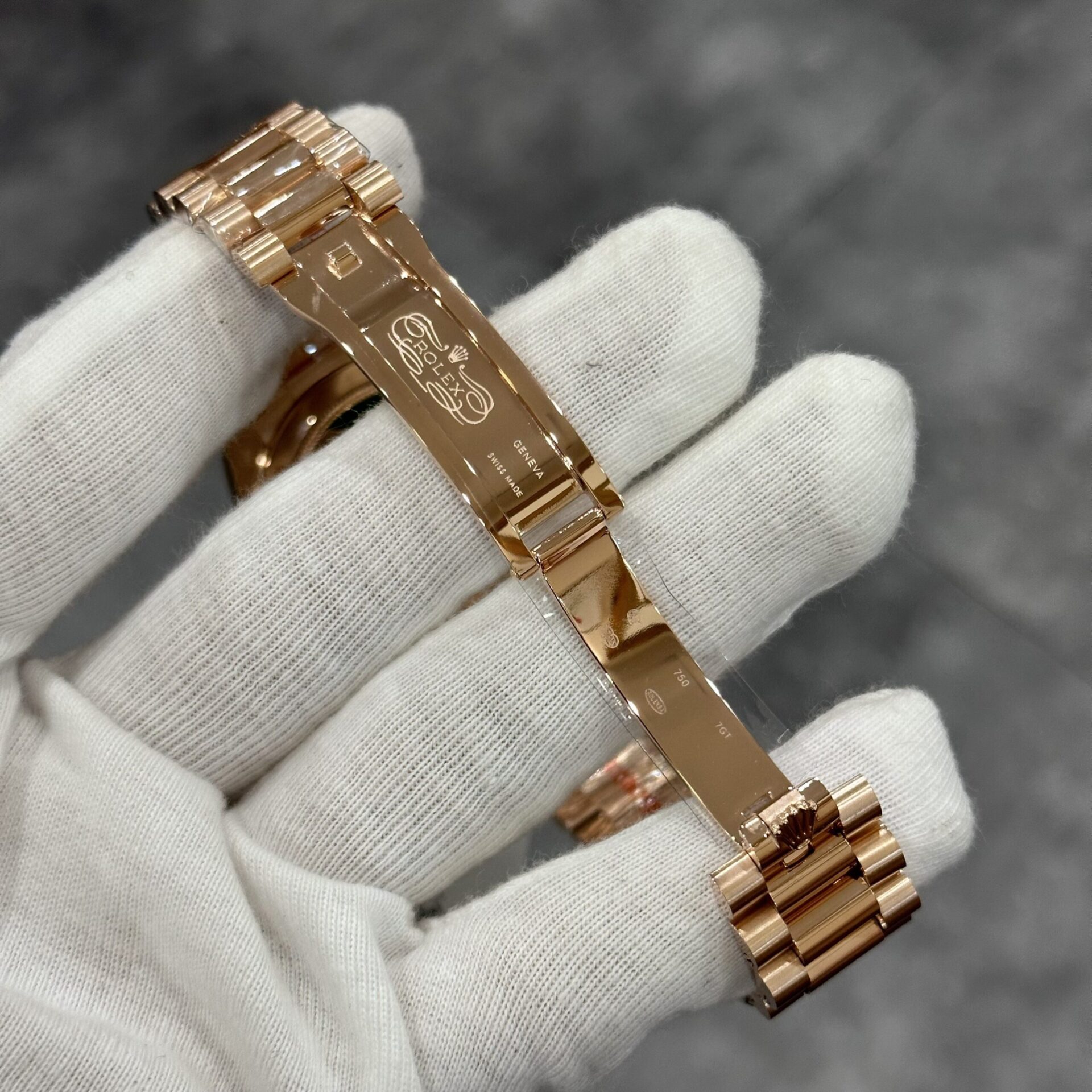 Rolex Replica Watch Day-Date 228235 Gold Wrapped Chocolate Dial GM V3 40mm - Top club