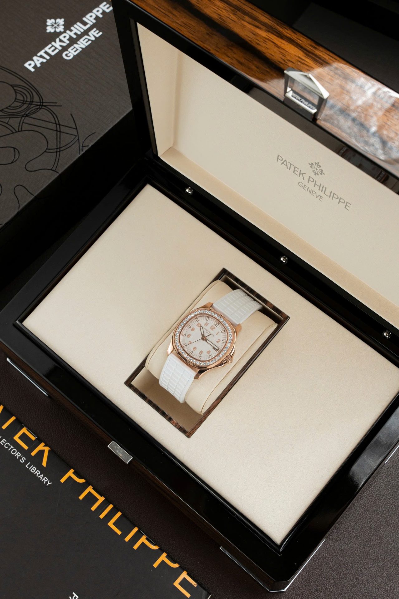 Patek Philippe Aquanaut 5067 Đính Đá Nữ Replica Cao Cấp Nhà Máy PPF 35.6mm - Elite Watch Atelier
