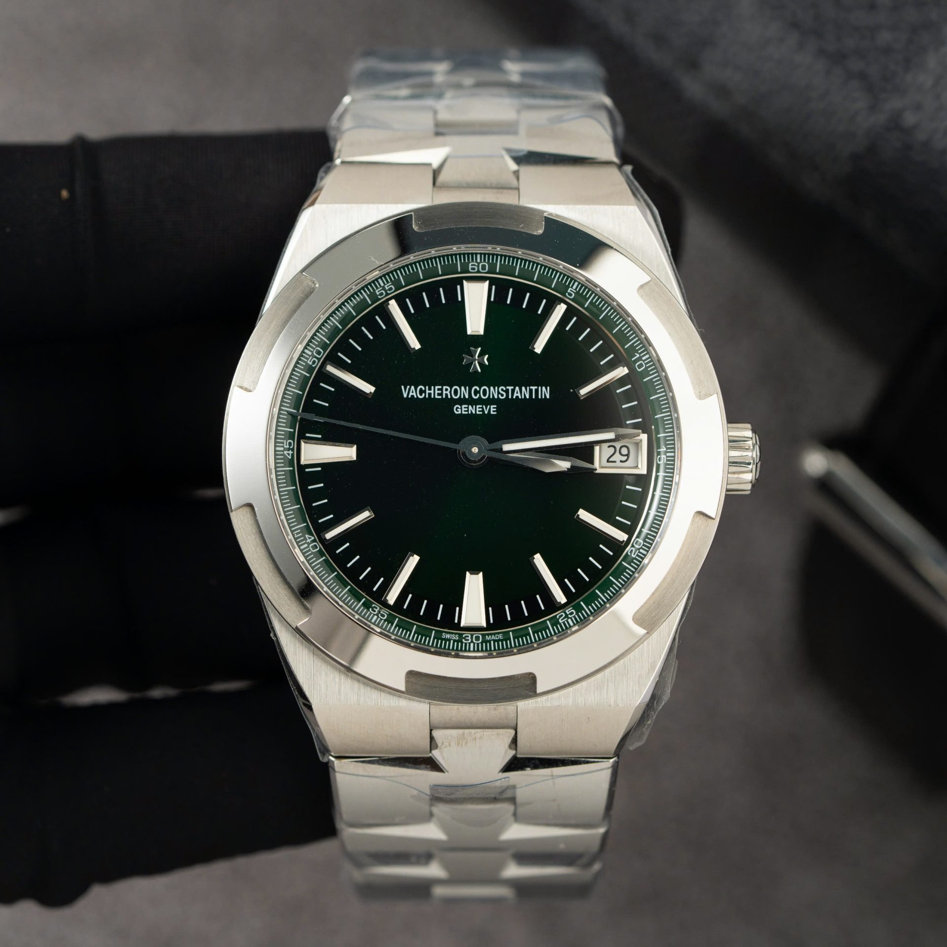 Vacheron Constantin Overseas 4500V Replica Watch Green Dial PPF Factory 41mm - Top club