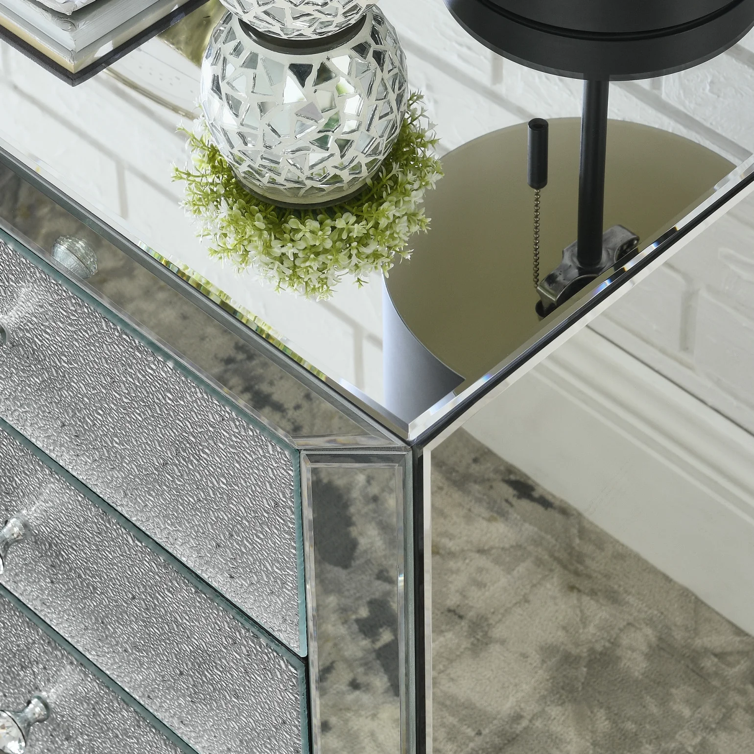 Elegant Mirrored Three-Drawer Cabinet with Diamond-Cut Glass Inlay Drawers, Space-Saving Storage Solution for Living Room, Bedroom, Entryway, Hallway or Sofa Side - Image 3