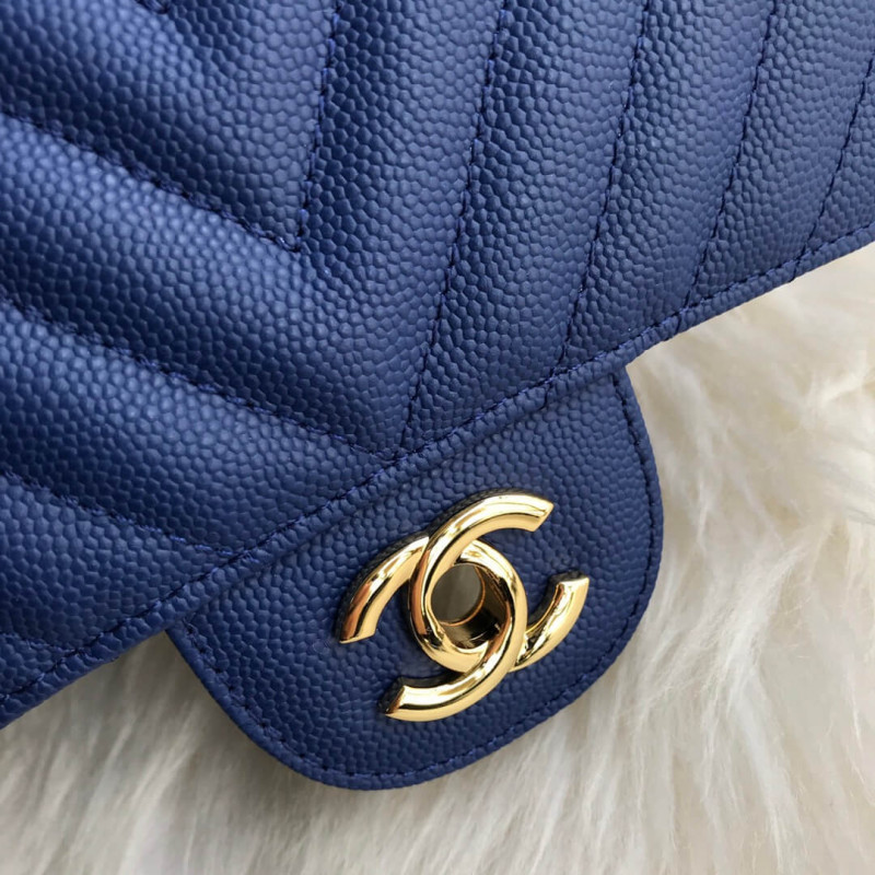 Replica Chanel Chevron Caviar Leathe 17Cm Classic Flap Bag 11151:1High-quality replica