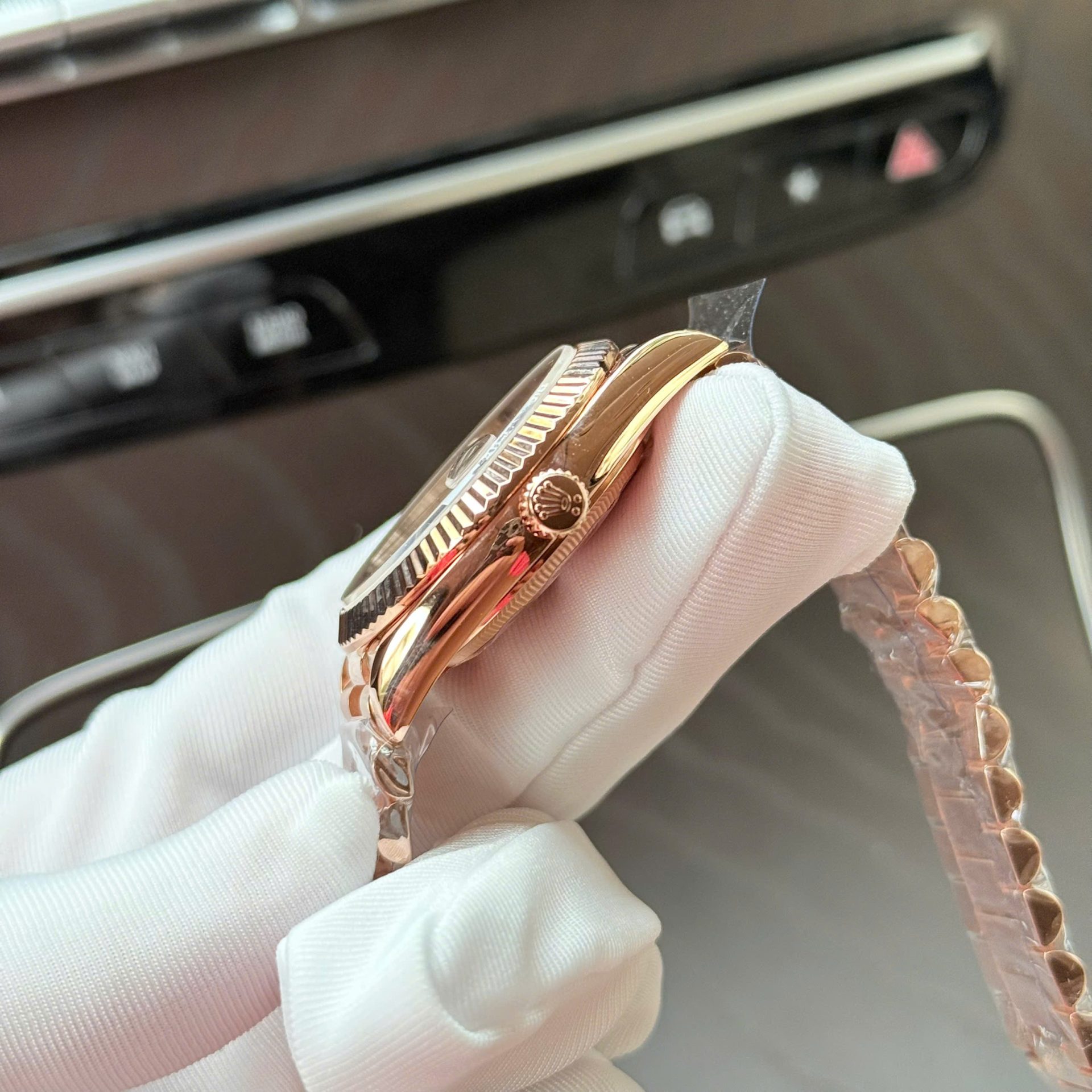 Rolex Day-Date Dial Chocolate Copies Watch 18K Gold Wrapped Weight 186Gram QF 40mm - Top club