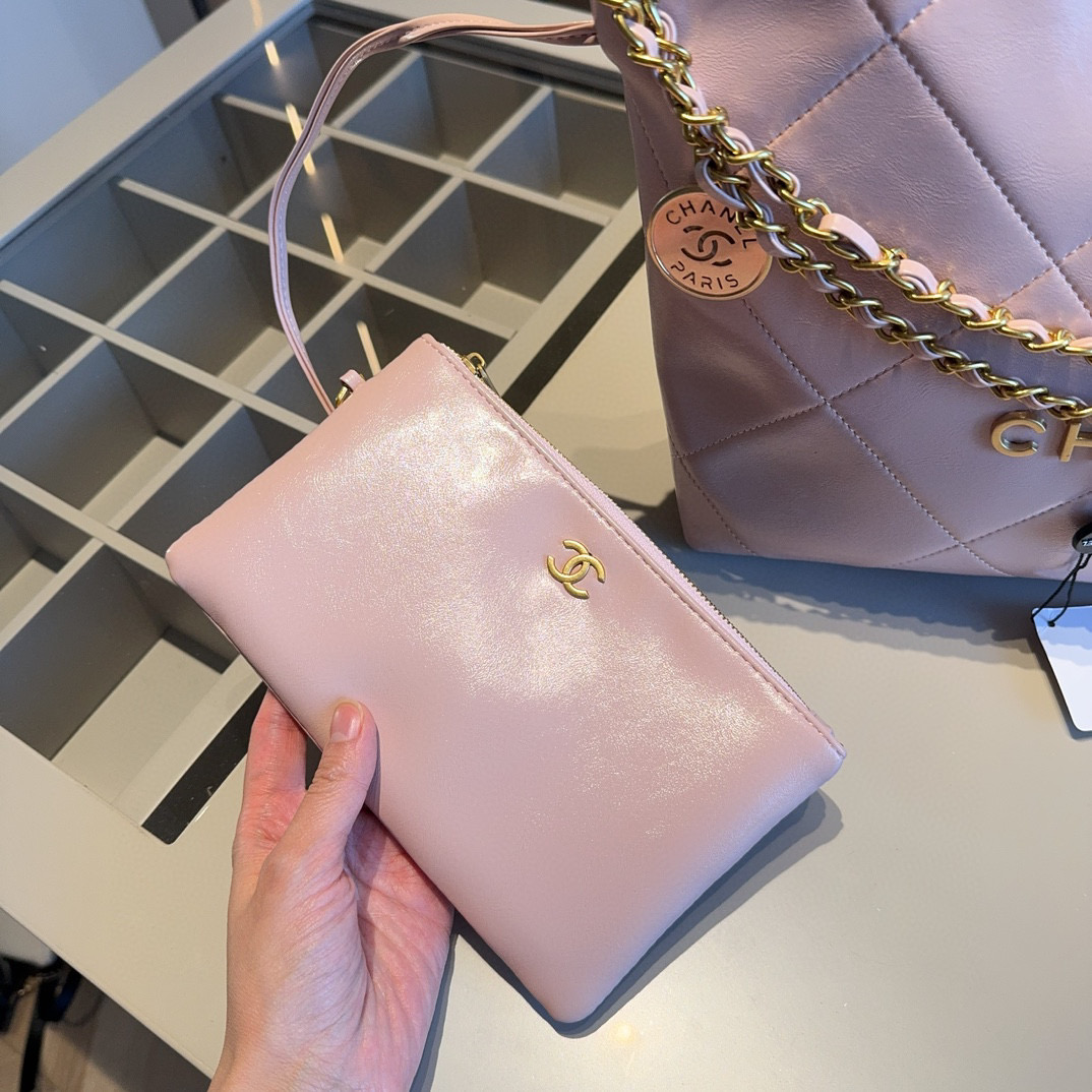 CHANEL 22 SMALL HANDBAG Calfskin & Gold Metal Pink1:1High-quality replica