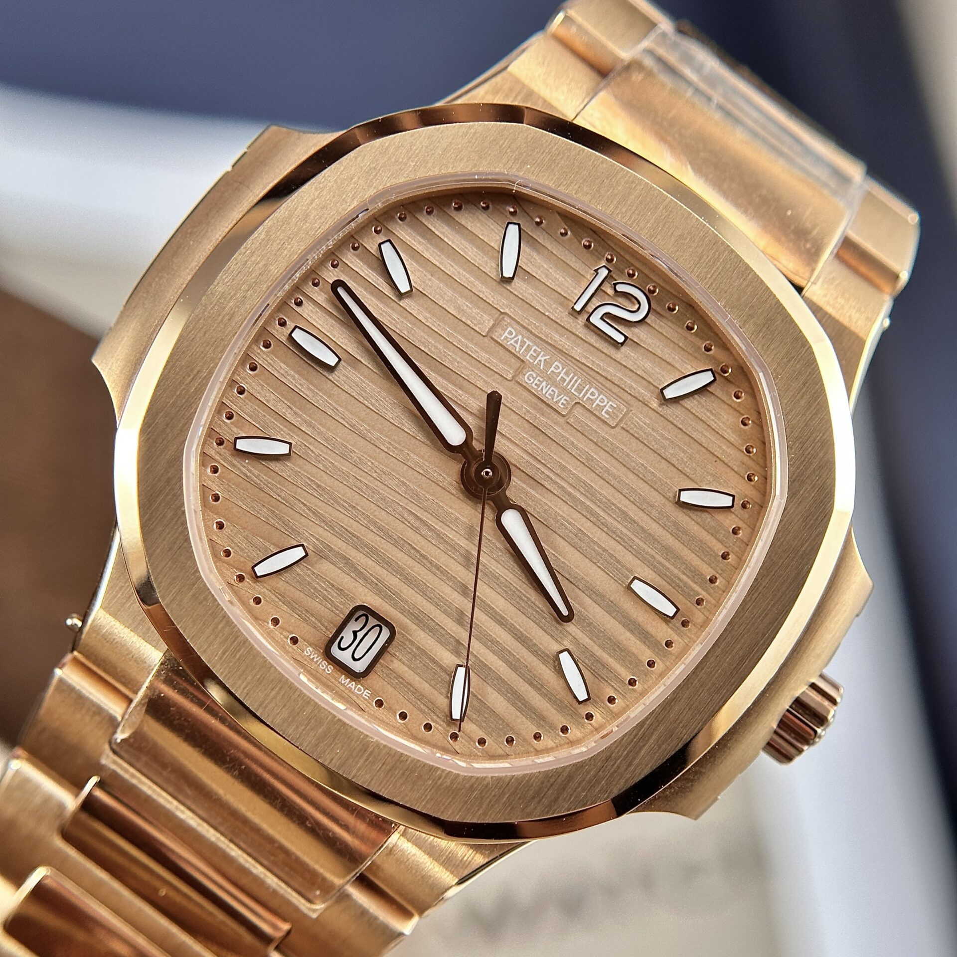 Patek Philippe Nautilus 7118 Replica Watch Rose Gold 3K Factory 35.2mm - Top club