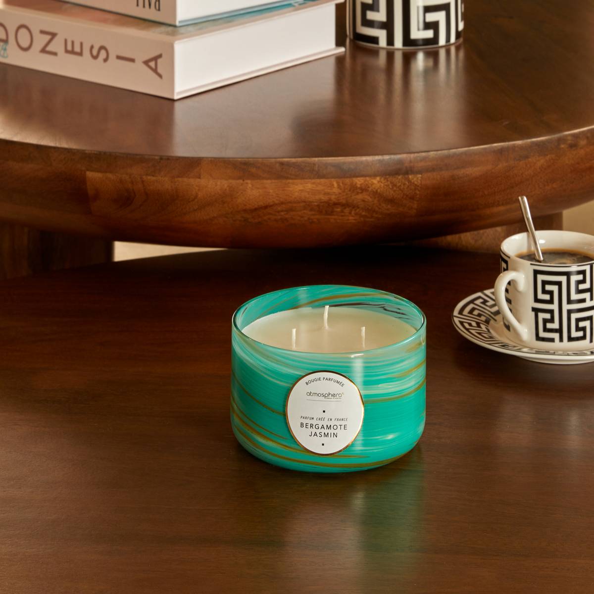 Scented Candle Round "Wavy" Floral scent, Bergamot and Jasmine, 540g
