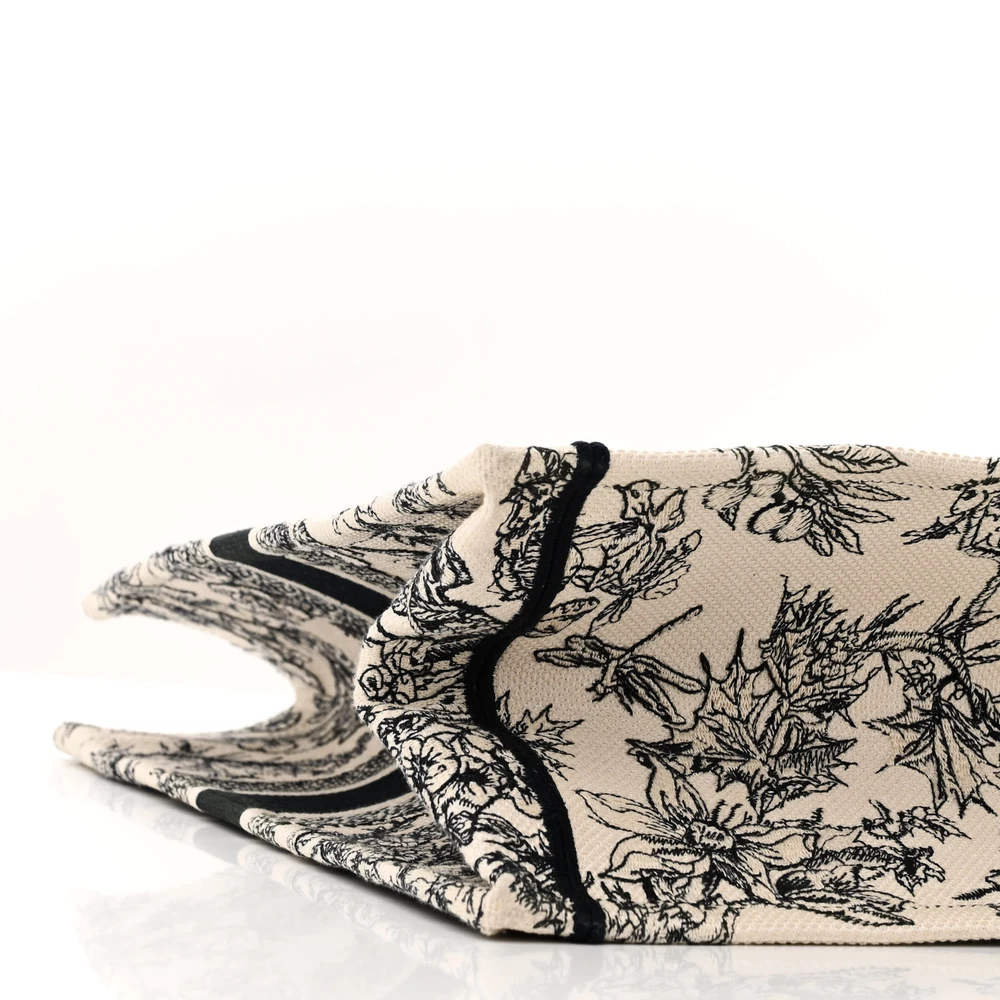 Dior Latte Embroidered Book Tote Replica – Mirror Quality Craft1:1High-quality replica