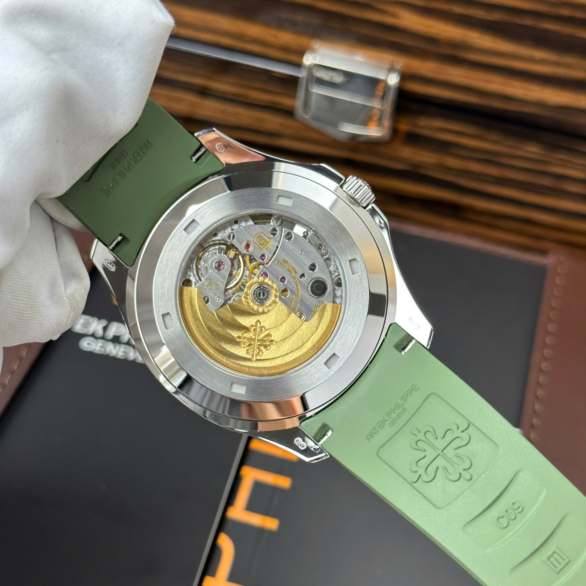Patek Philippe Aquanaut 5168G Best Replica Watch Custom Like Auth 42.2mm - Top club