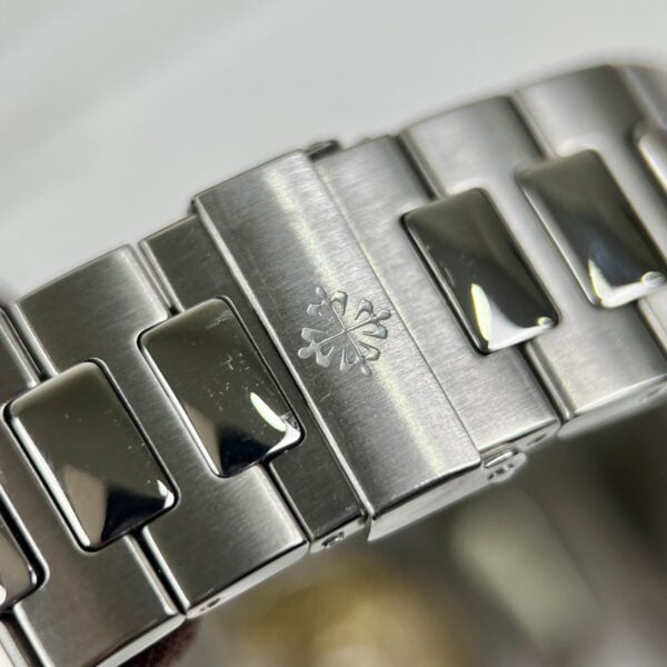 Patek Philippe Replica Watch Nautilus 5712 Tiffany   Co Metal Wire 40mm - Top club