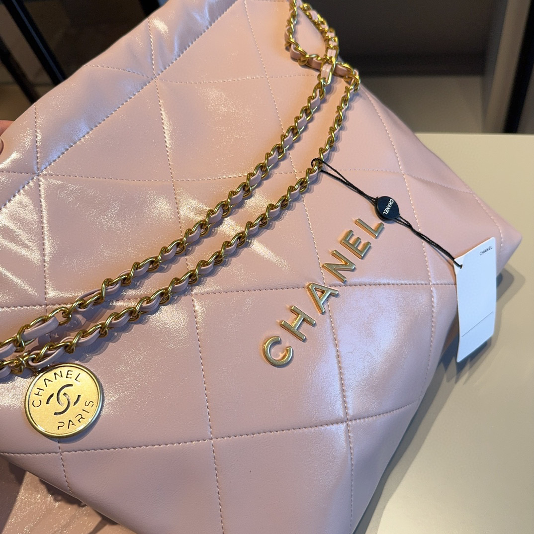 CHANEL 22 SMALL HANDBAG Calfskin & Gold Metal Pink1:1High-quality replica