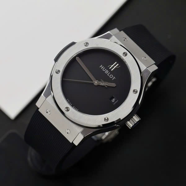Hublot Classic Fusion 40 Years Anniversary Fake Watch Black Dial 42mm - Elite Watch Atelier