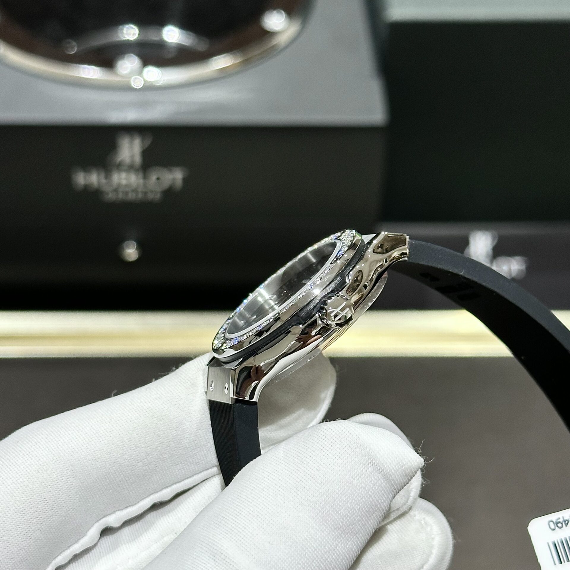 Hublot Classic Fusion Replica Watch With Moissanite Diamond Rubber Strap HB Factory 33mm - Top club