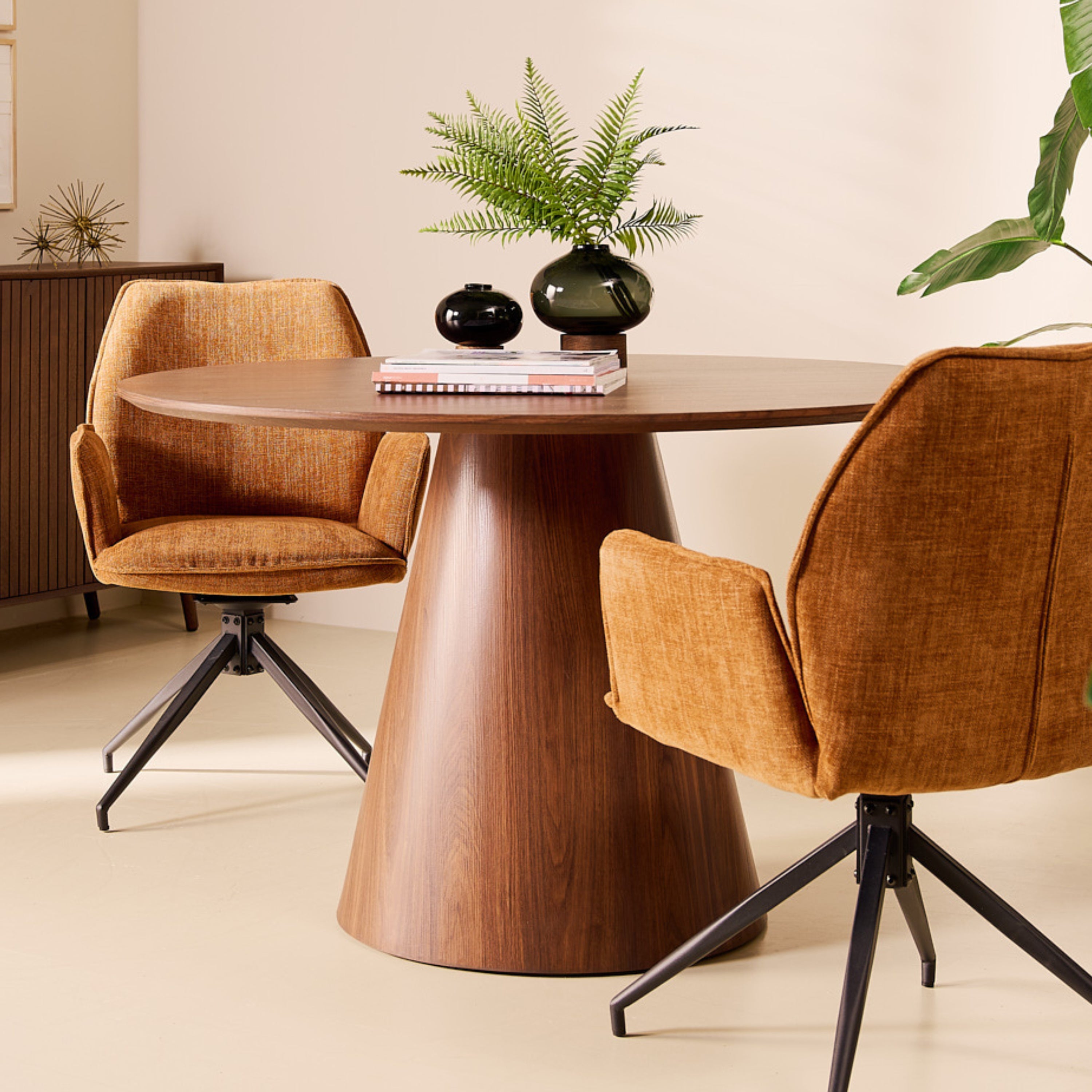 Blokker Livo Eettafel - Ø 120 cm - Walnoot