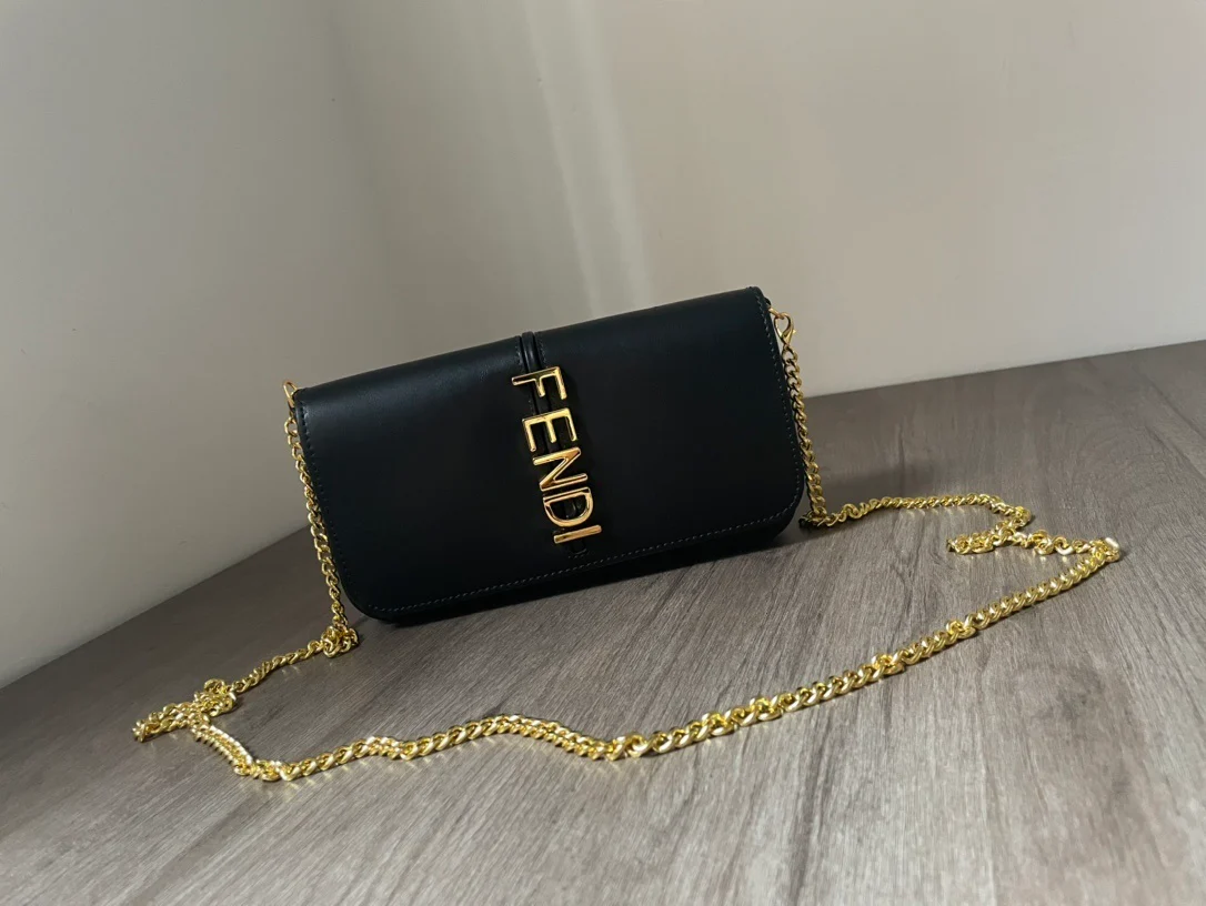 Elegant Fendi Chain Crossbody Bag With Gold - Tone Logo Accent 1121 - Replicaclubs
