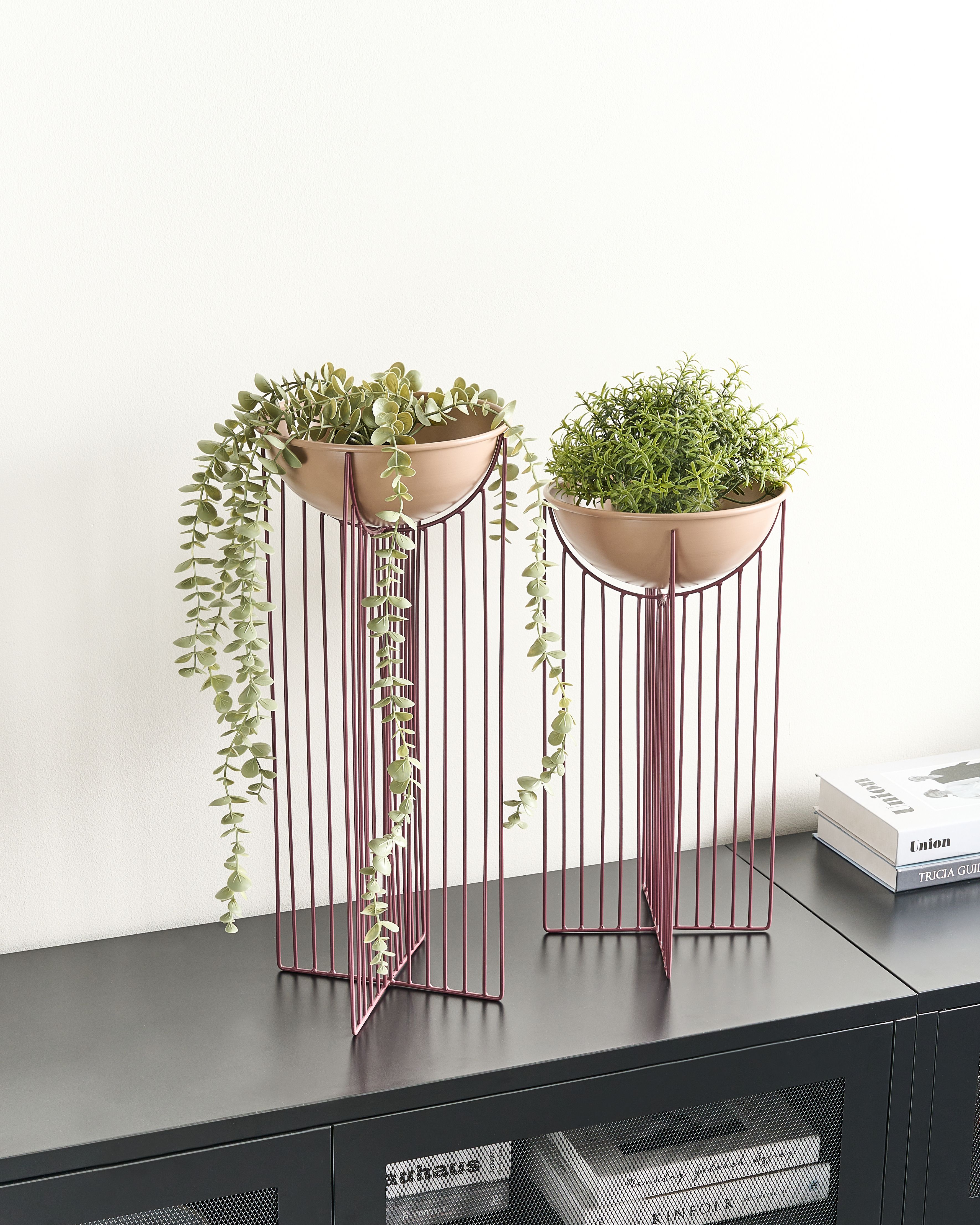 Set of 2 Elevated Plant Pots FICARIA Metal 22 cm Pink