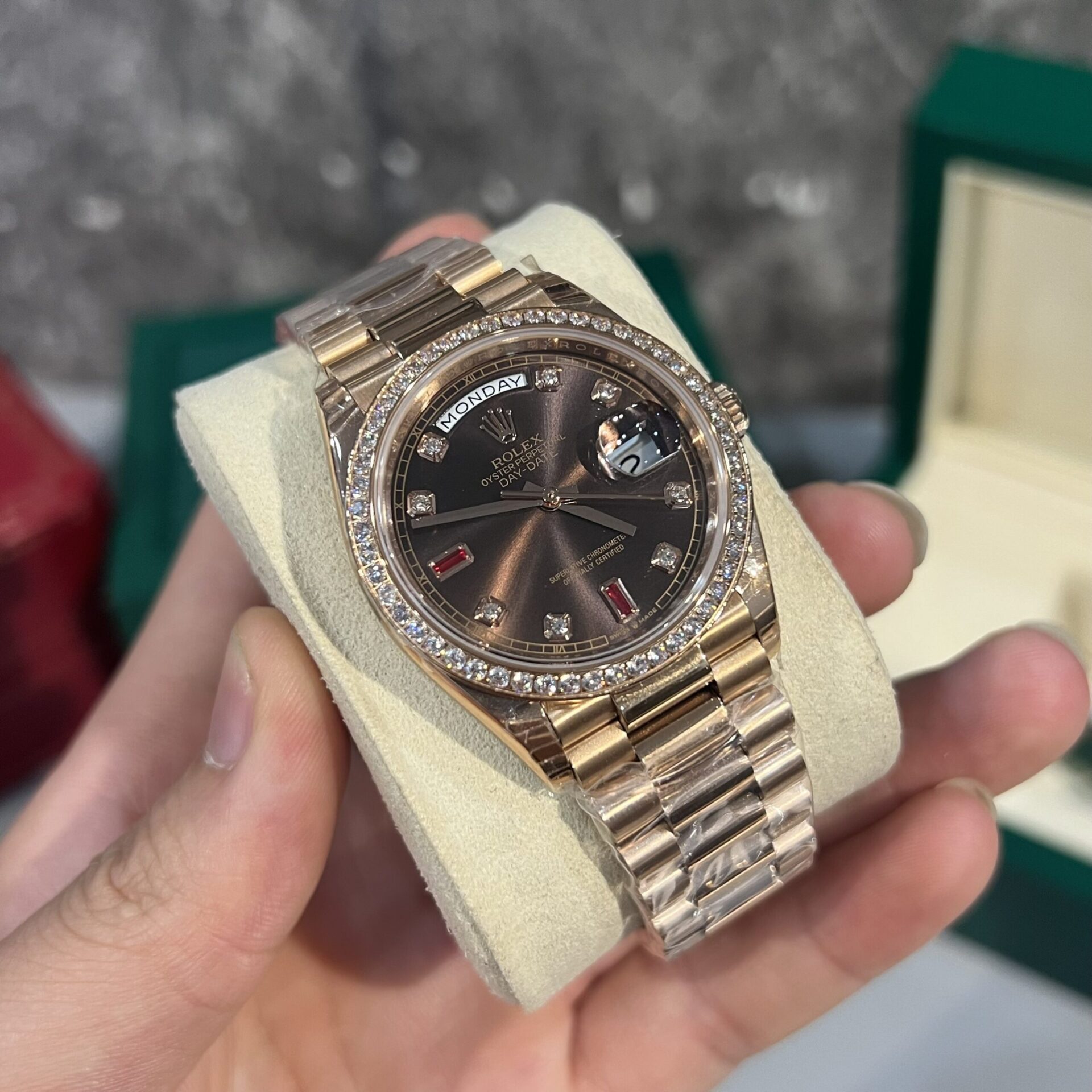 Rolex Replica Watch Day-Date Chocolate Dial With Stone Bezel EW Factory 36/40mm - Elite Watch Atelier