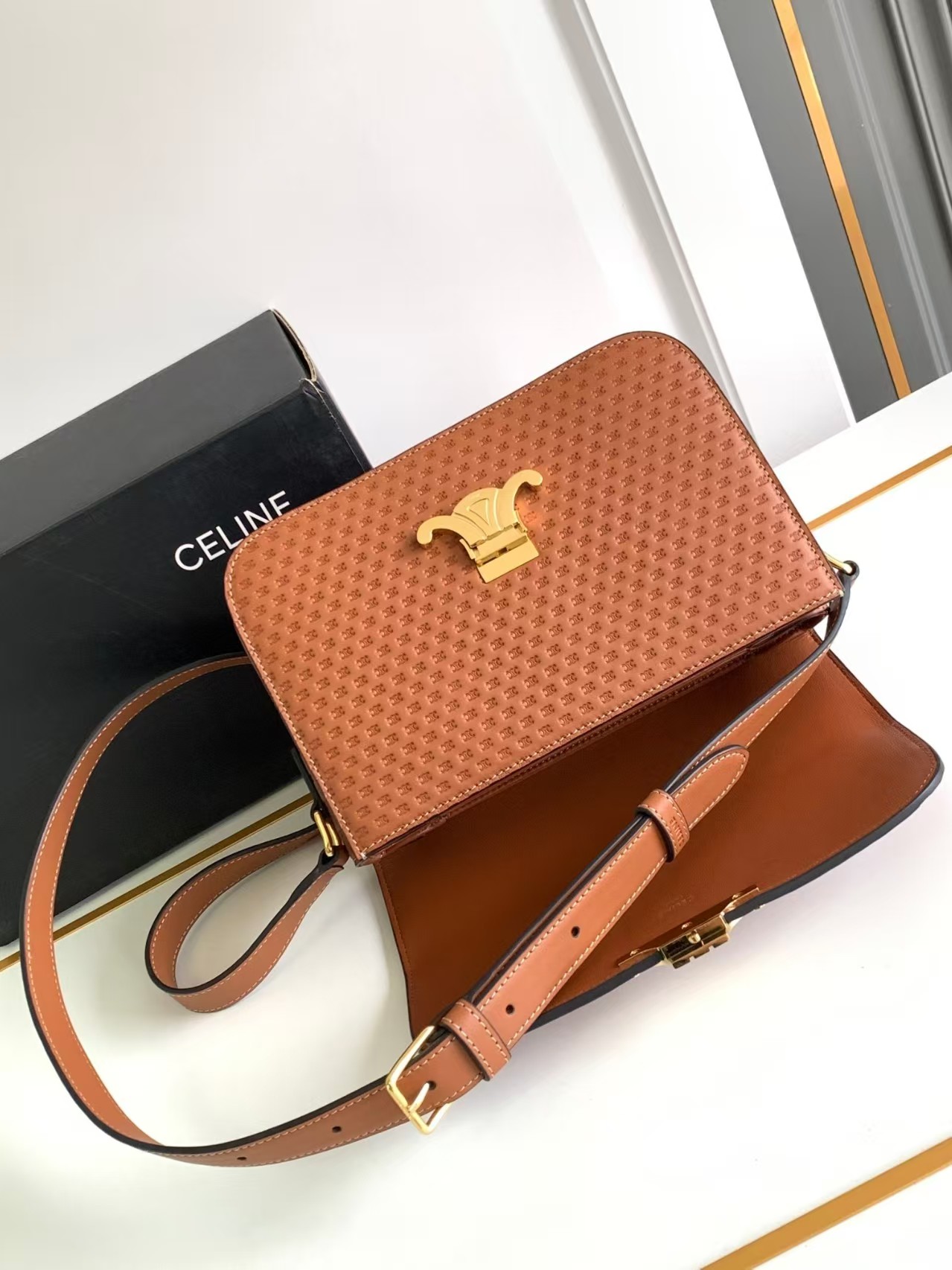 CELINE TRIOMPHE Box Embossed HandBag1:1High-quality replica