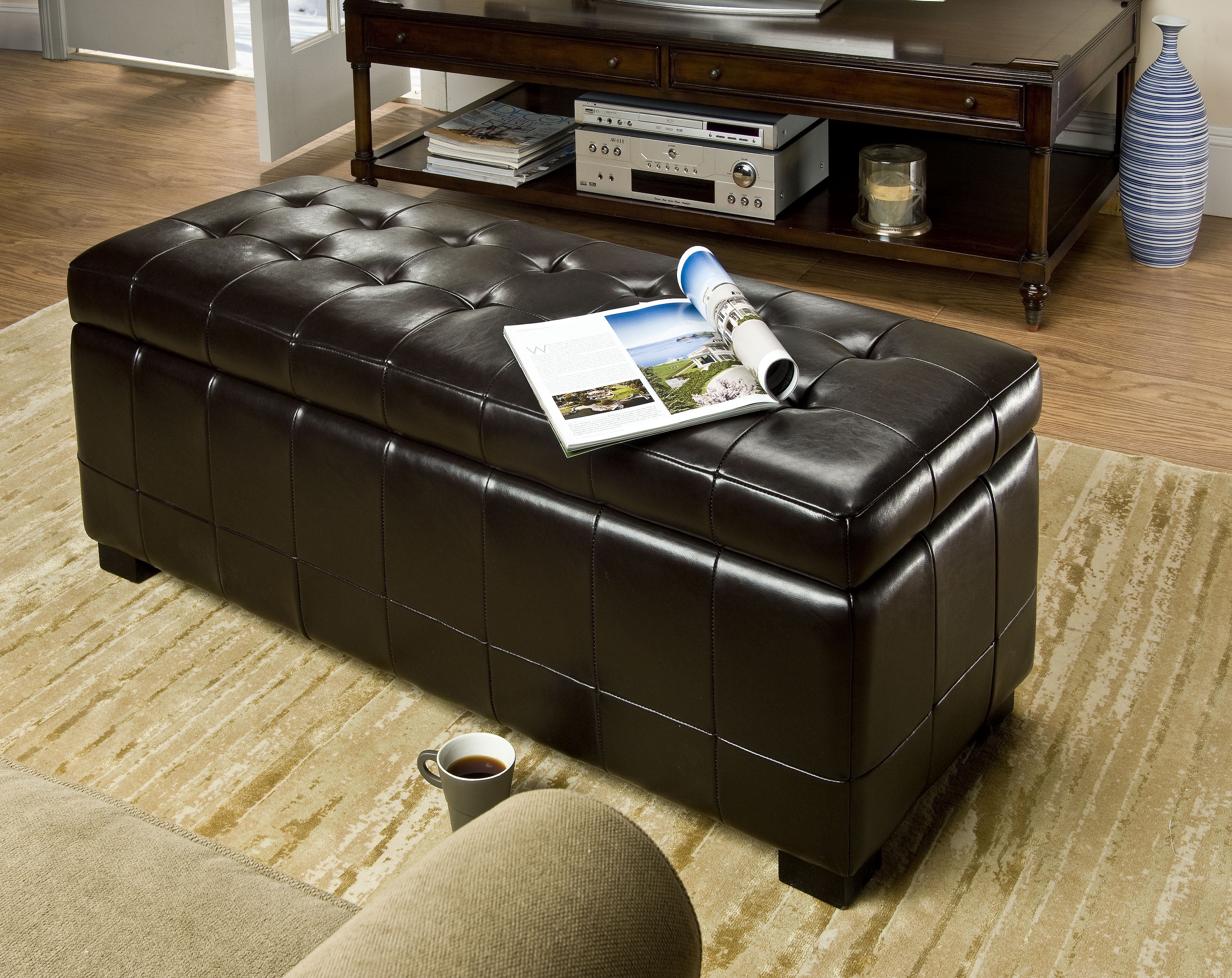 SAFAVIEH Large Manhattan Rustic Tufted Storage Bench, Brown - Image 15