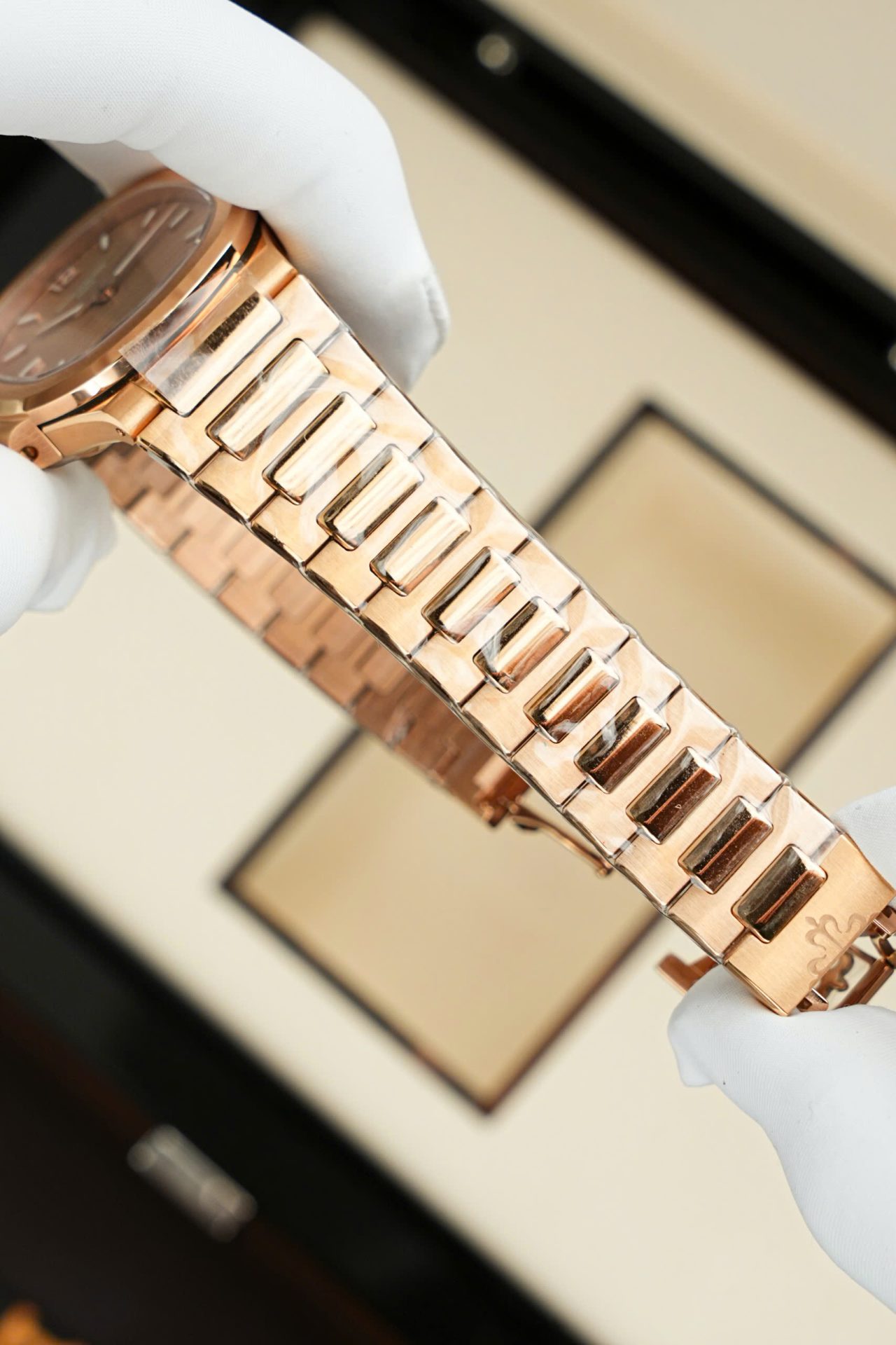 Patek Philippe Nautilus 7118 Replica Watches Rose Gold Swiss Movement 3K Factory 35,2mm - Top club