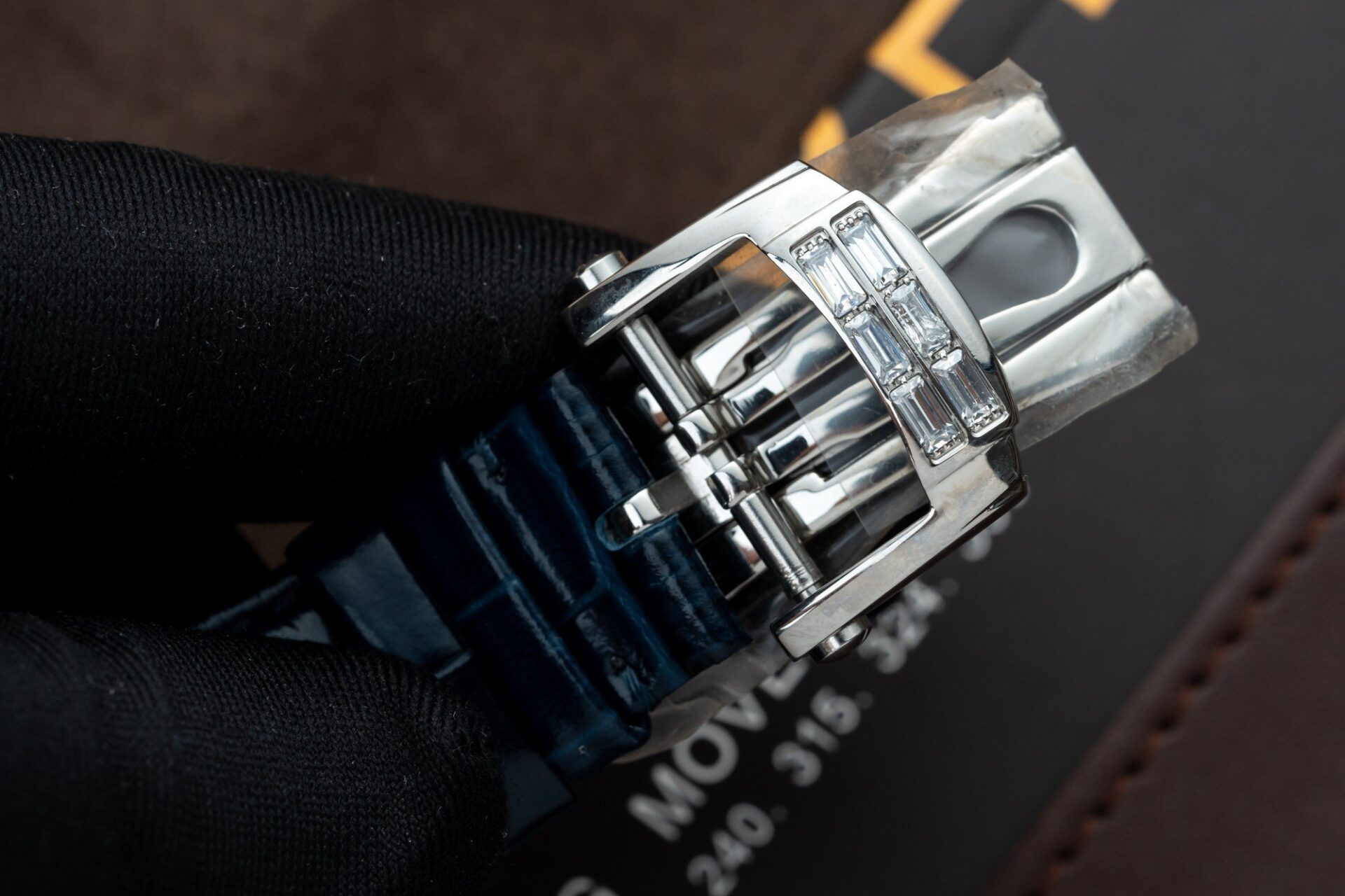 Patek Philippe Nautilus 5724G Replica Watch Blue GRF 40mm - Top club