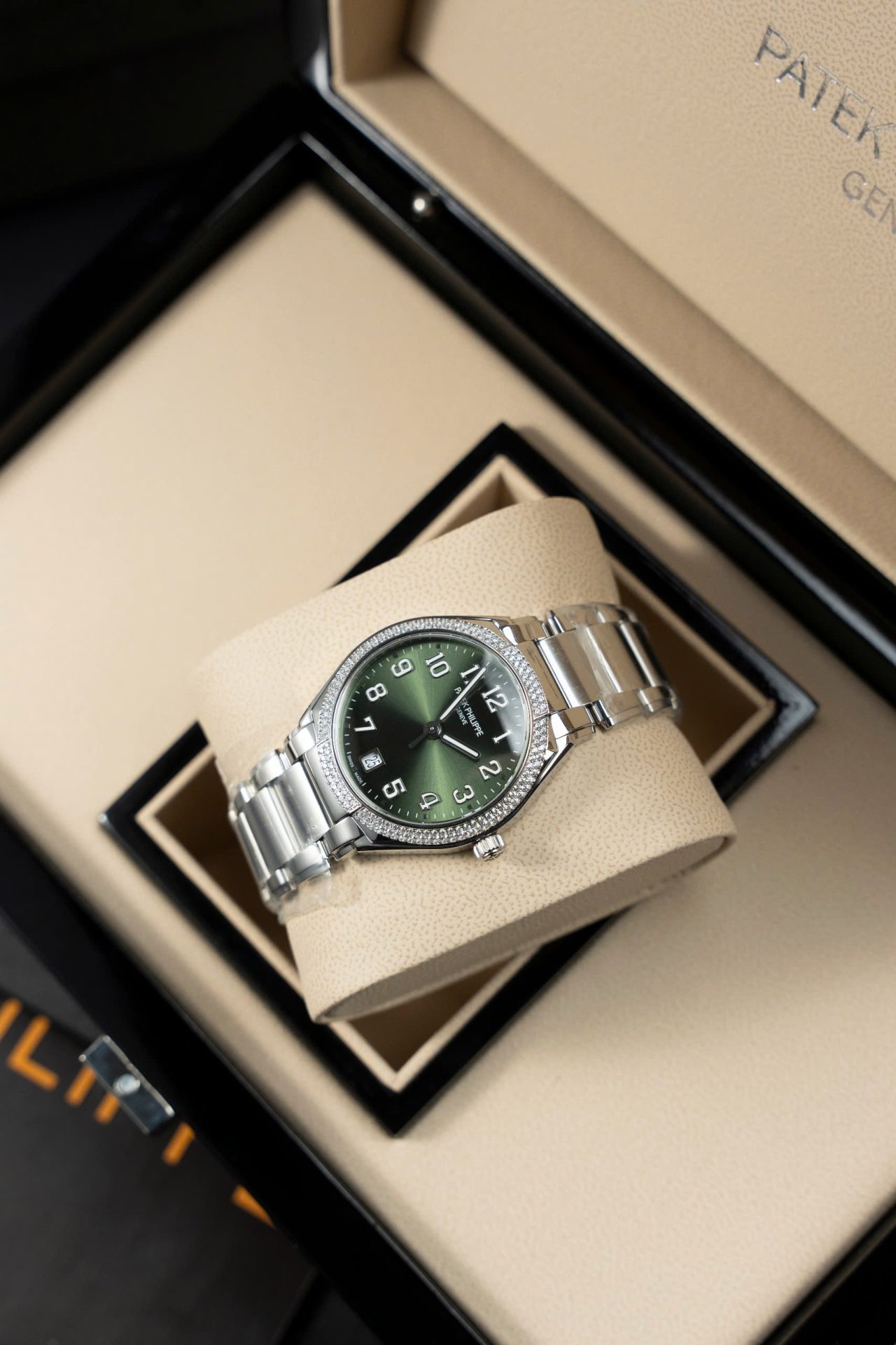 Patek Philippe Copies Watches Twenty 4 7300 Green Dial Metal Wire 36mm - Elite Watch Atelier