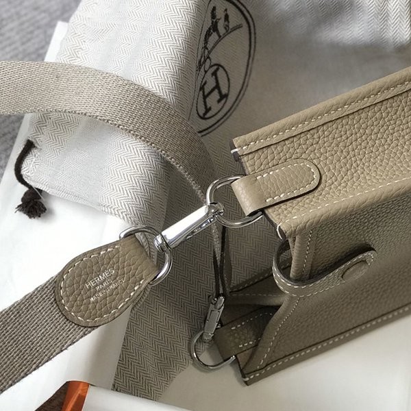 Hermès Replica Evelyne Mini 16 TPM – Noir1:1High-quality replica