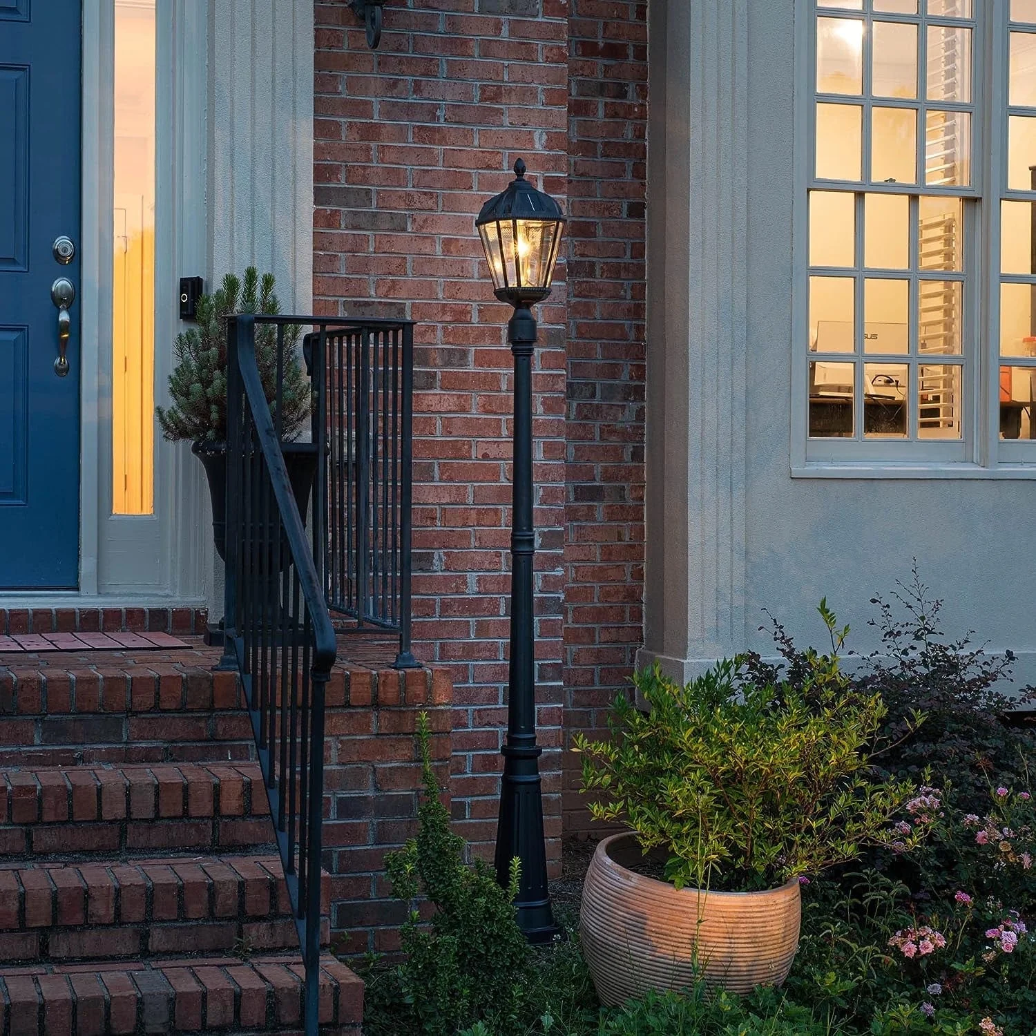 Gama Sonic Solar Outdoor Lamp Post Light, Black Cast Aluminum and Beveled Glass Panels, 10-Year Royal Bulb, Warm White LED with Omni-Direction Reflector, 87-inch Height, 98B001