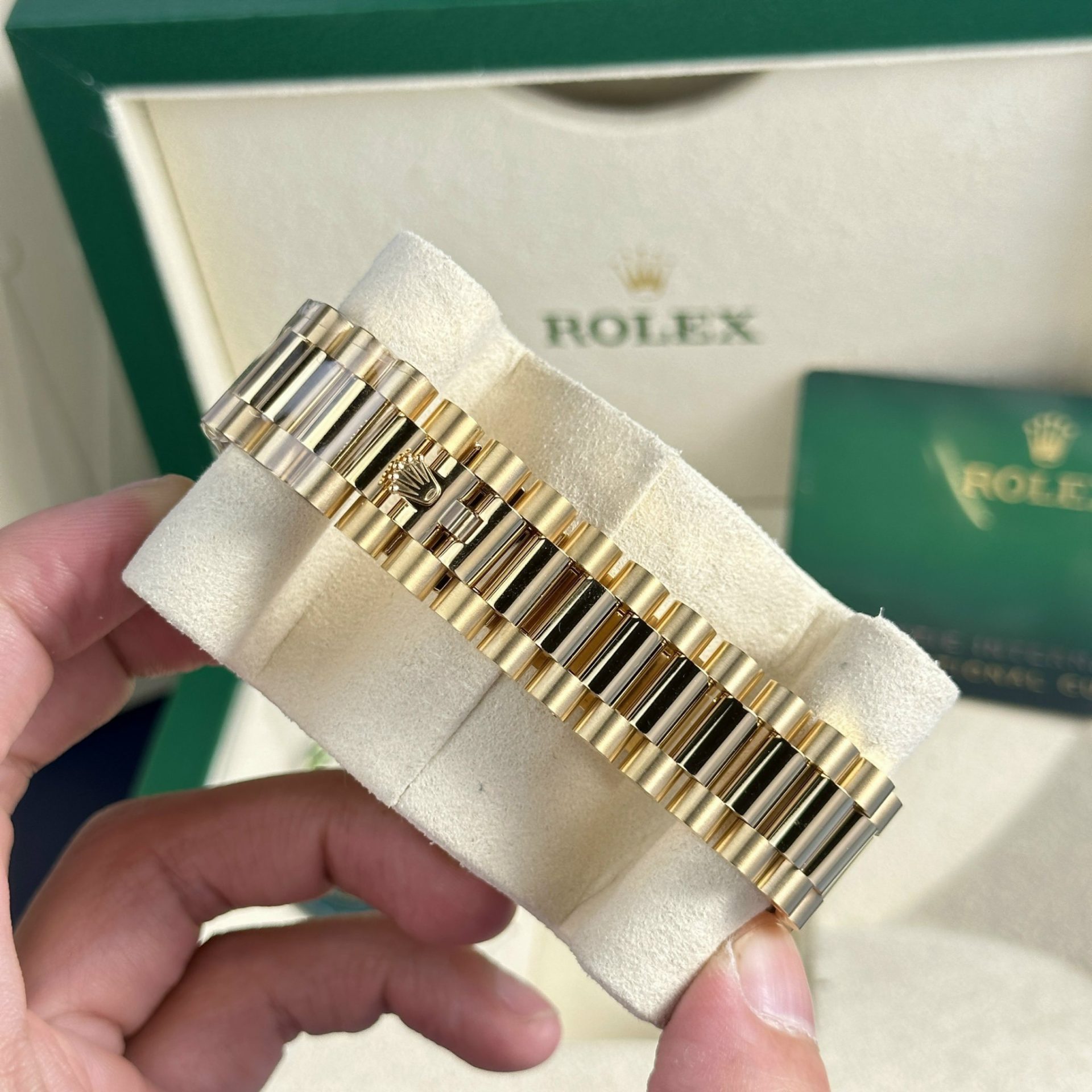 Rolex Replica 1:1 Watch Day-Date 228238 Gold Wrapped 18K Yellow Gold 178 grams GM Factory 40mm - Elite Watch Atelier