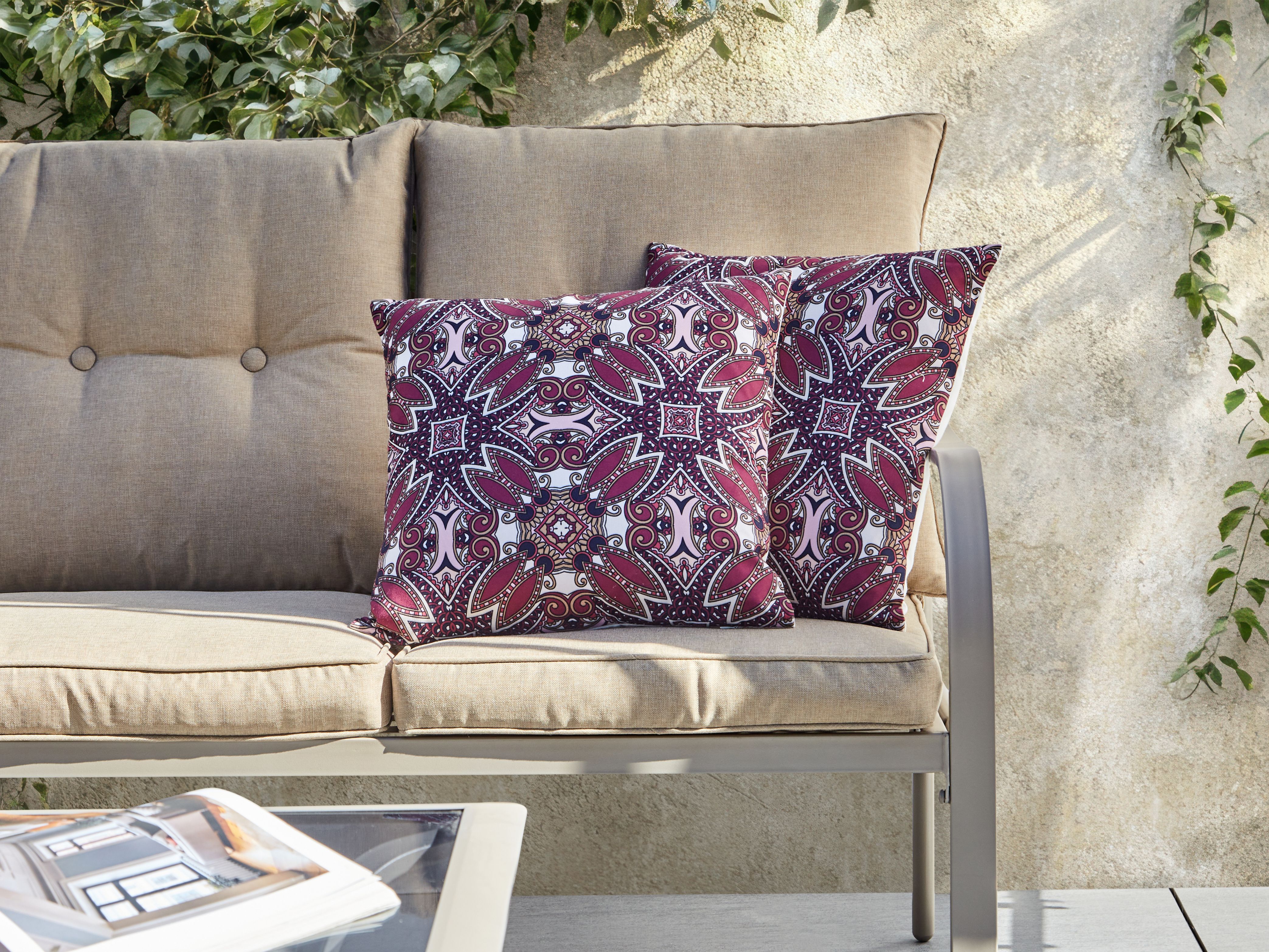 Set of 2 Outdoor Cushions MIRAGE Oriental Pattern 45 x 45 cm Purple