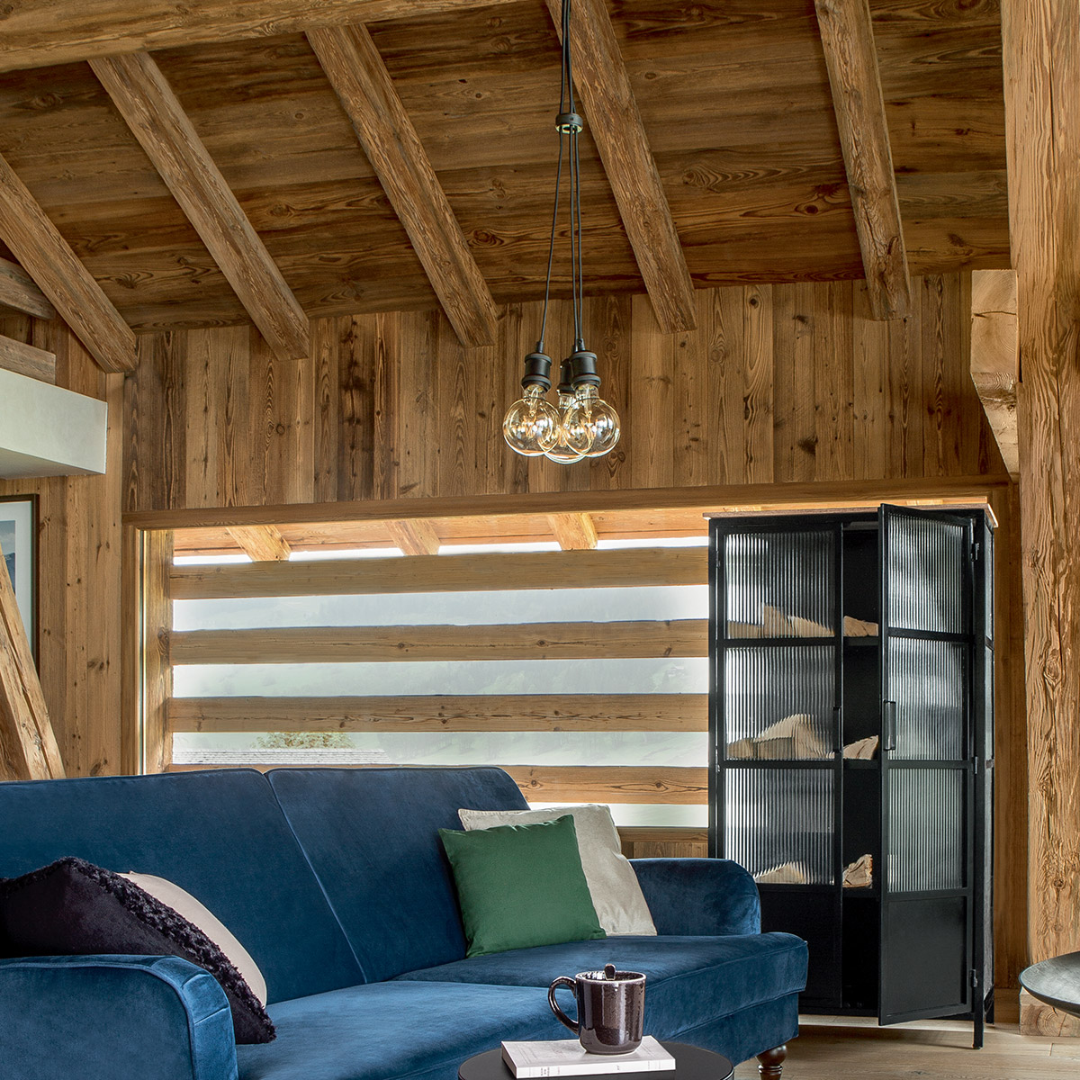 LED bulb "Globe" Amber right, D.9.5 cm, E27