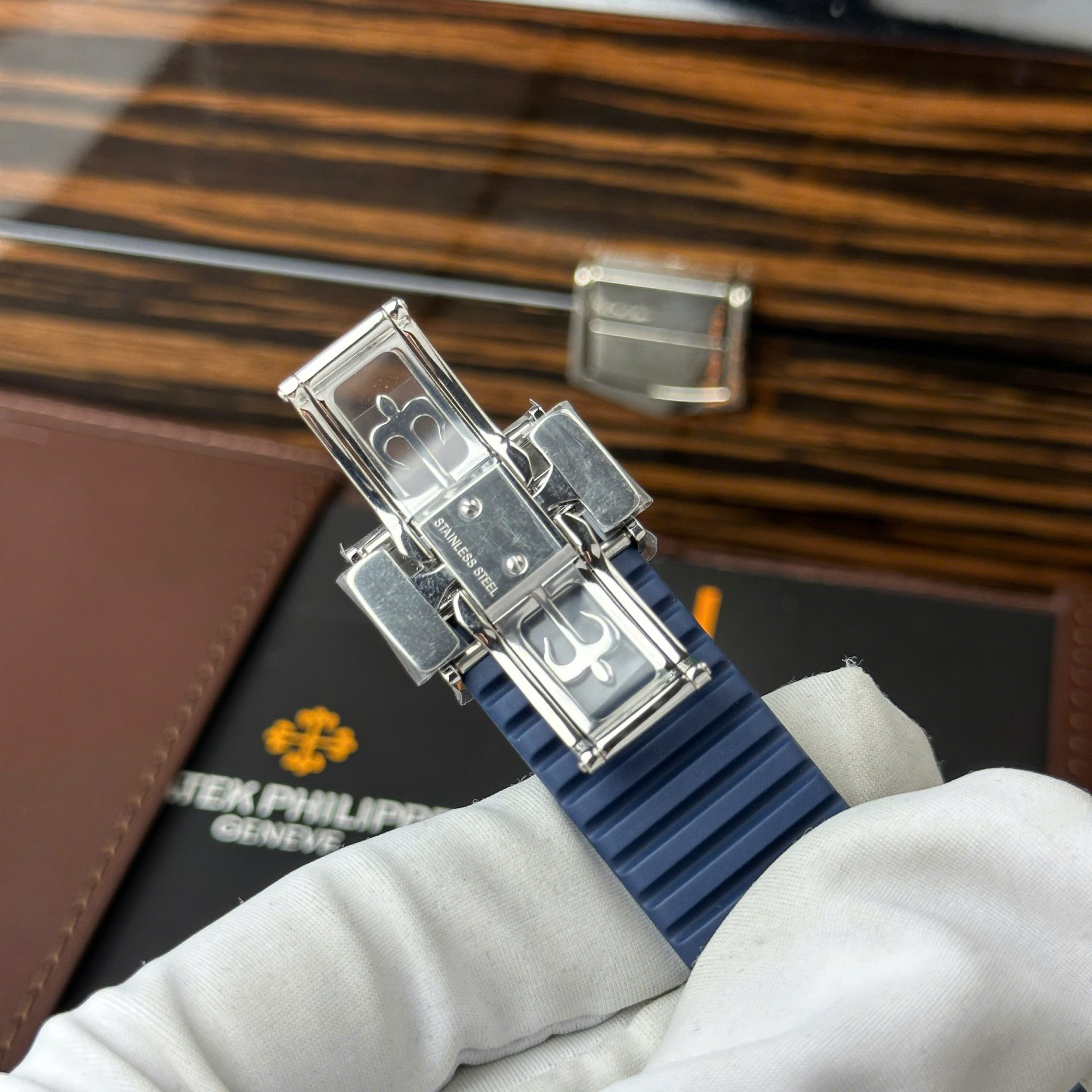 Patek Philippe Aquanaut 5168G Blue Dial Best Replica Watch Custom Like Auth 42.2mm - Top club