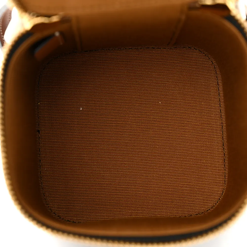 High-Quality Celine Triomphe Replica Handbag with Gold Hardware1:1High-quality replica