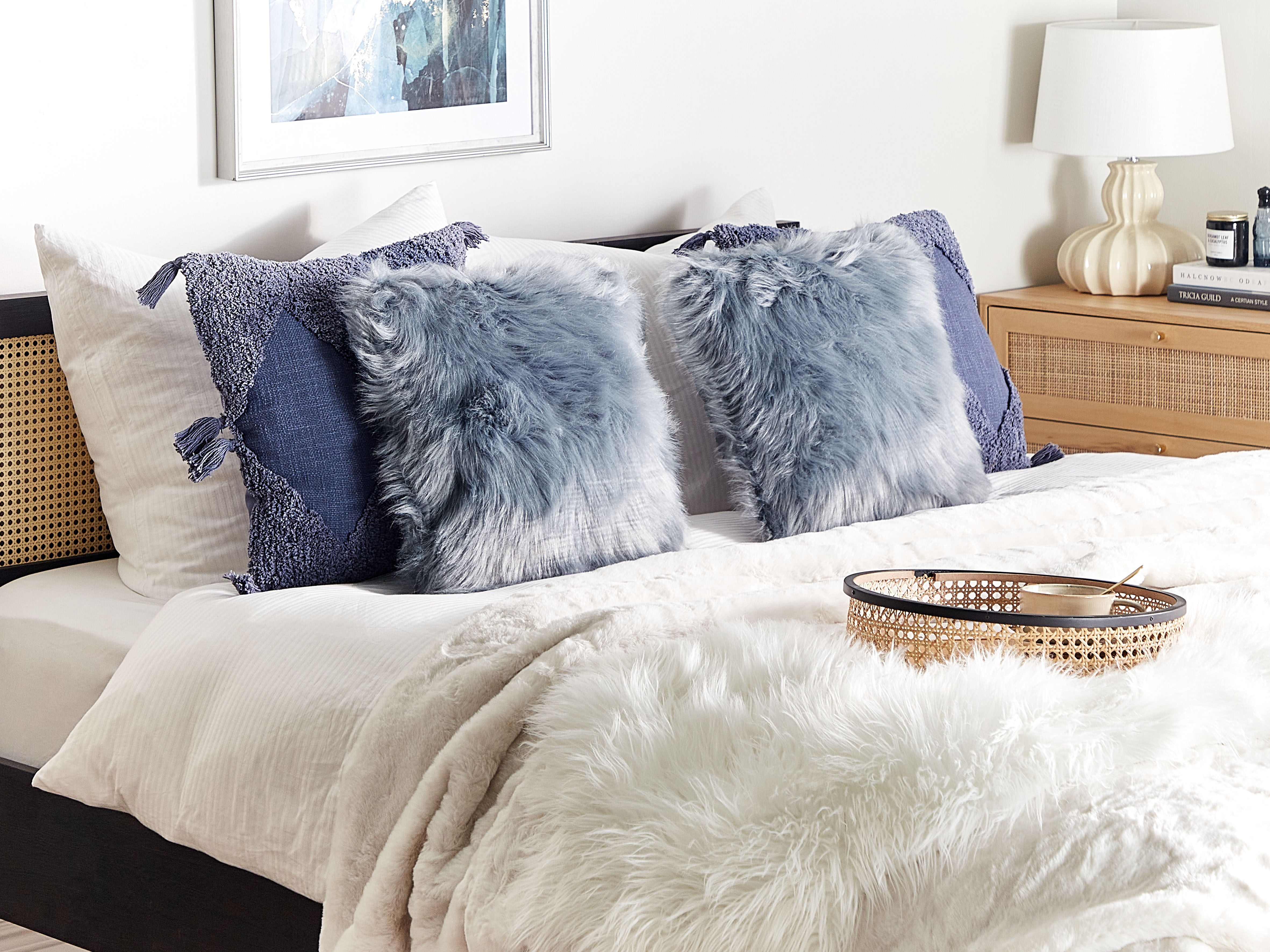 Set of 2 Decorative Cushions LUBHA Faux Fur 42 x 42 cm Dark Blue Solid