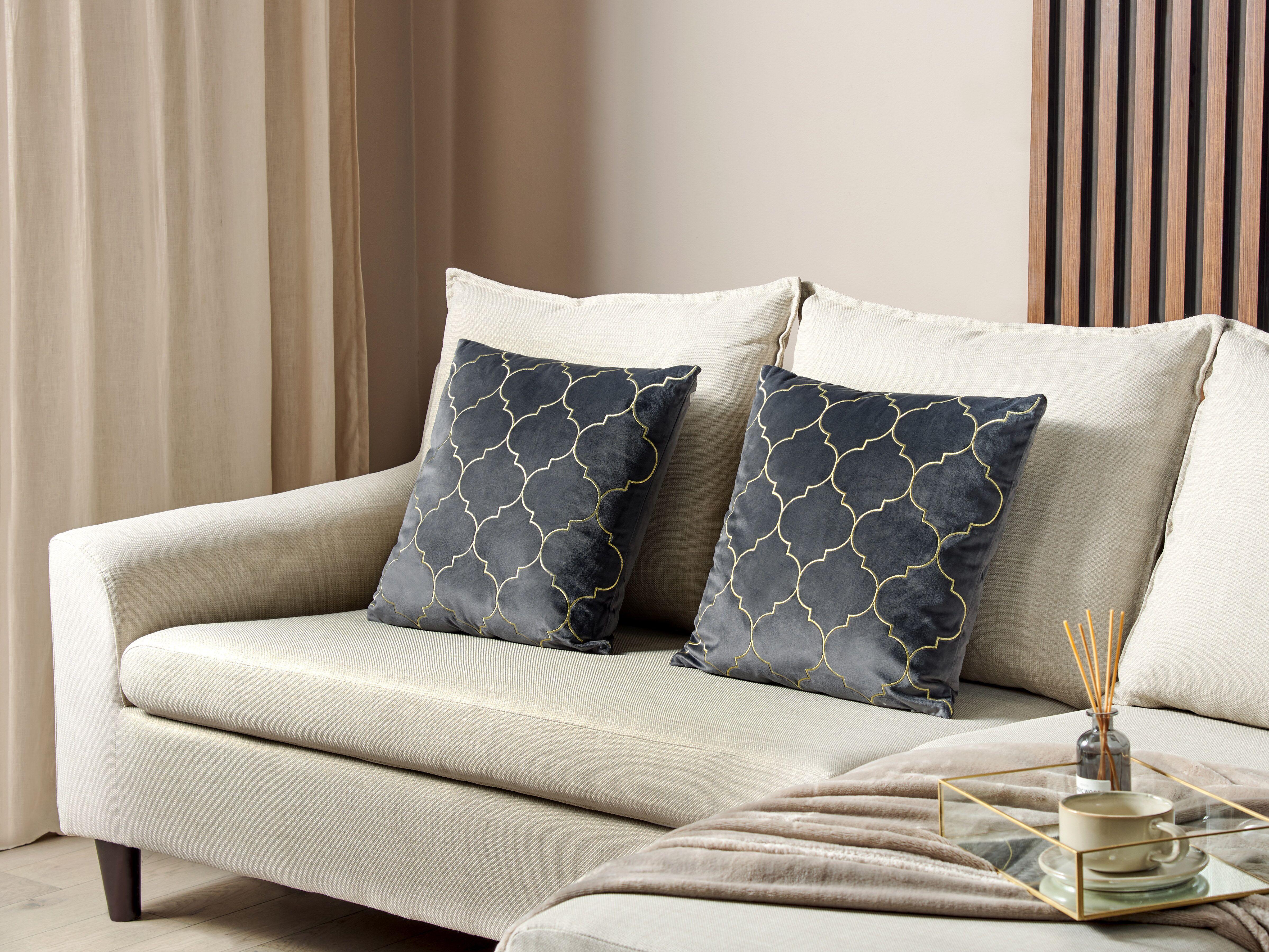 Set of 2 Decorative Cushions ALYSSUM Velvet 45 x 45 cm Grey Trellis Pattern