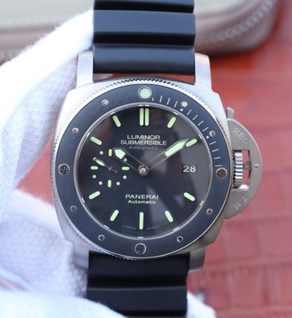 Replica Panerai VSF PAM389 Black Rubber Strap P.9000 - Top club