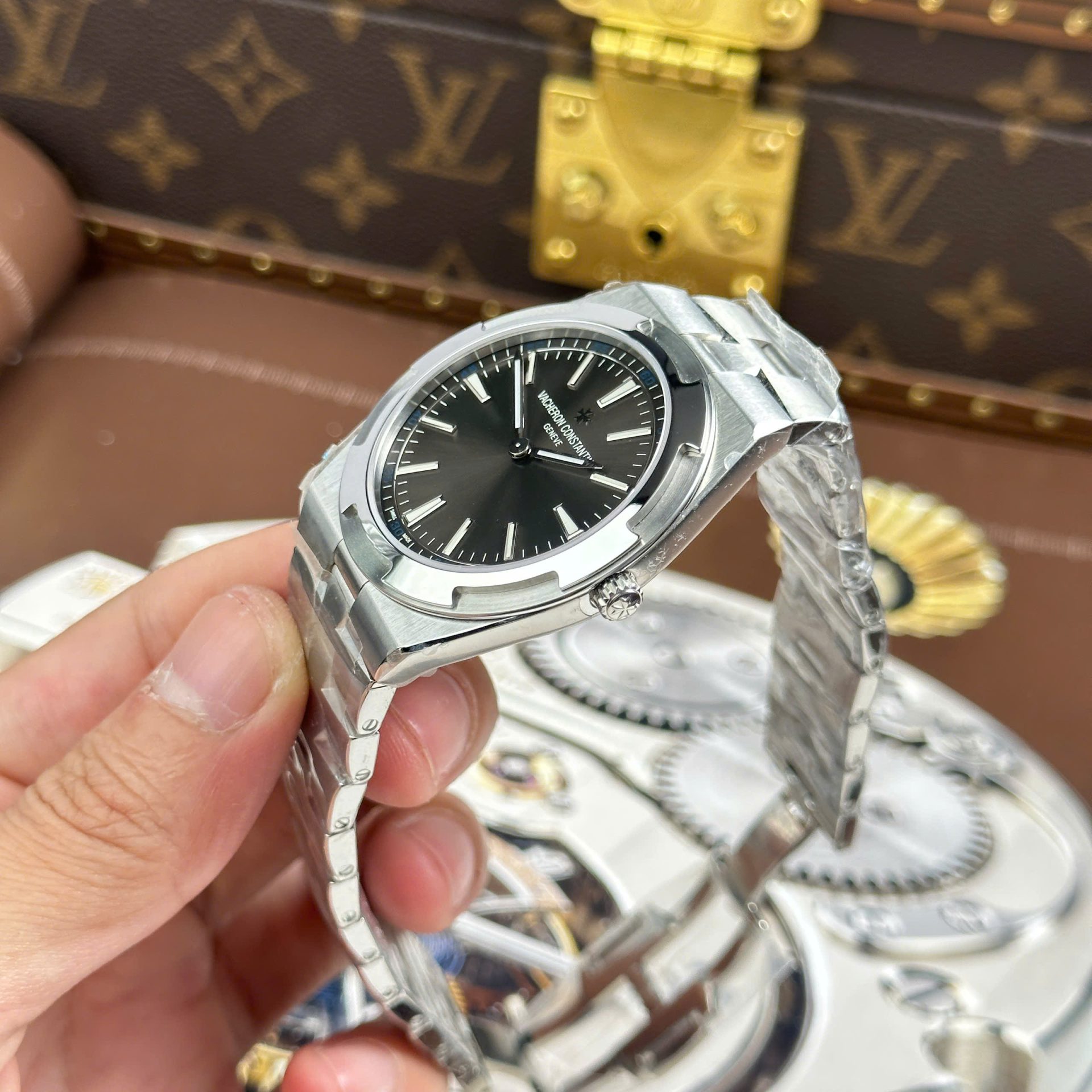 Vacheron Constantin Overseas Ultra-Thin 2000V Imitation Watches Gray Dial Metal Wire 8F Factory 40mm - Top club