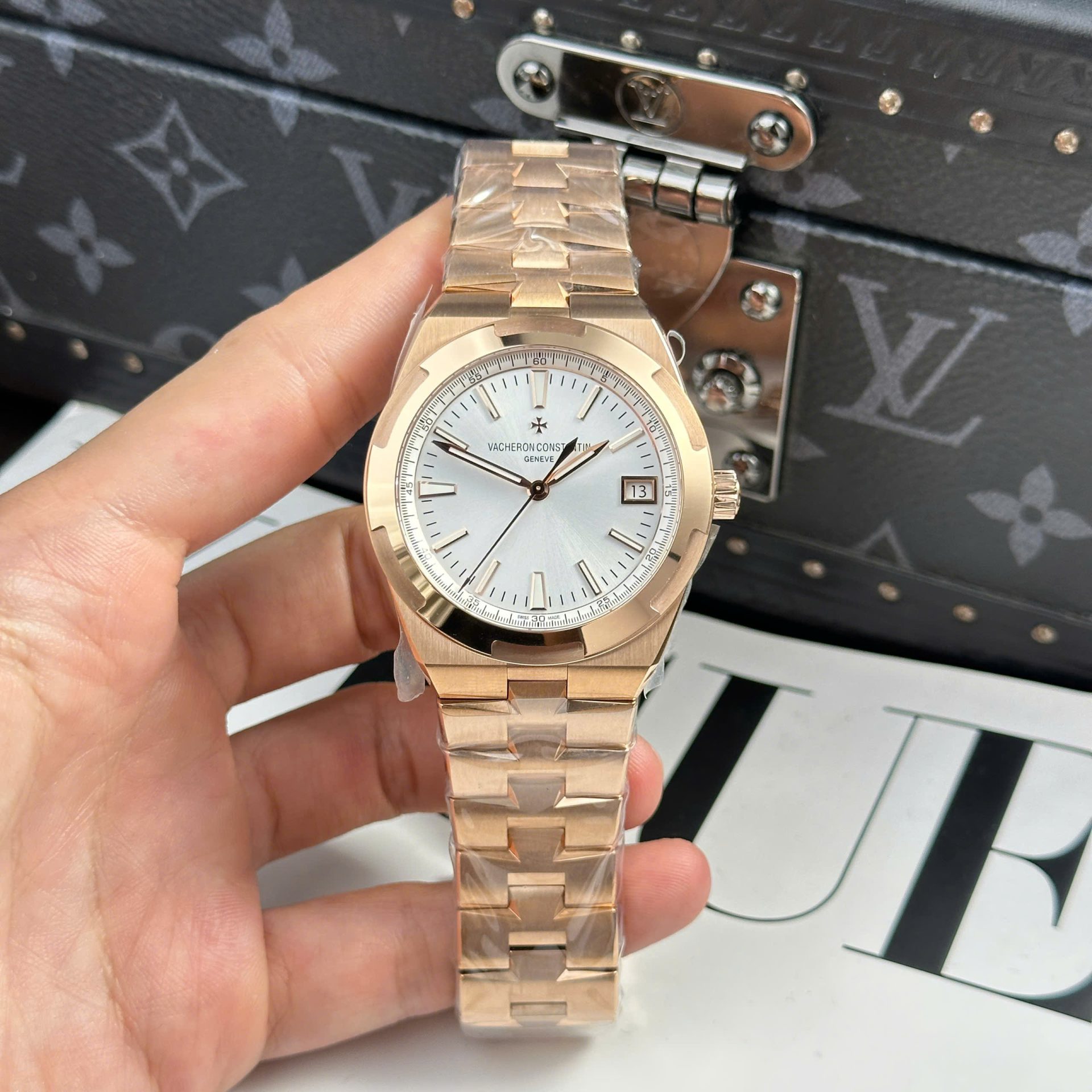 Vacheron Constantin Overseas 4500V Rose Gold Copies Watch White Dial 41mm - Top club