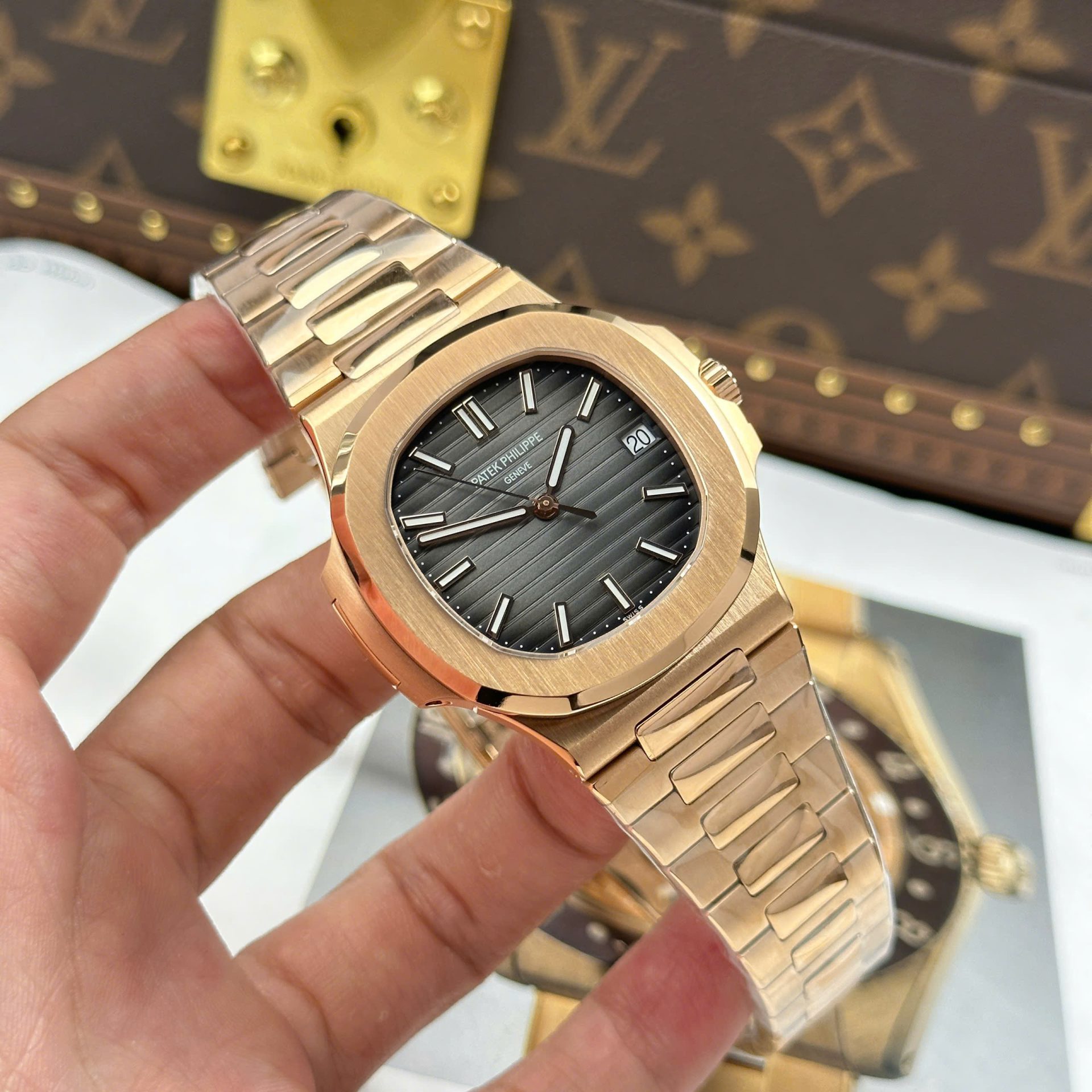 Patek Philippe Nautilus 5711 Knock Off Watches Gray Dial Automatic Movement 3K Factory 40mm - Elite Watch Atelier