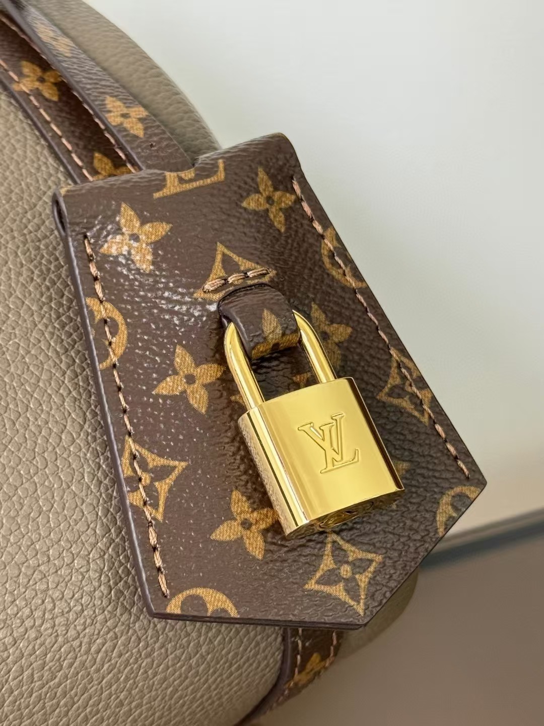 Louis Vuitton EXPRESS Small HandBag1:1High-quality replica