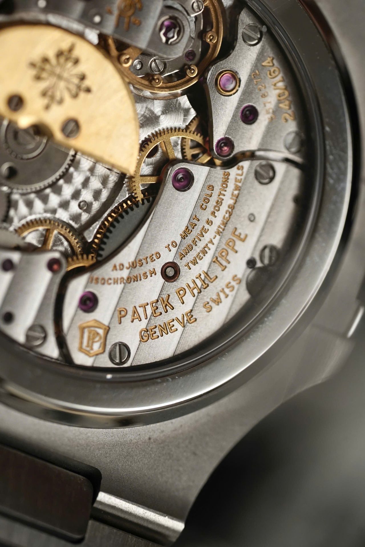Patek Philippe Best Replica Watches Nautilus 5712 Custom Authentic Details 40mm - Top club