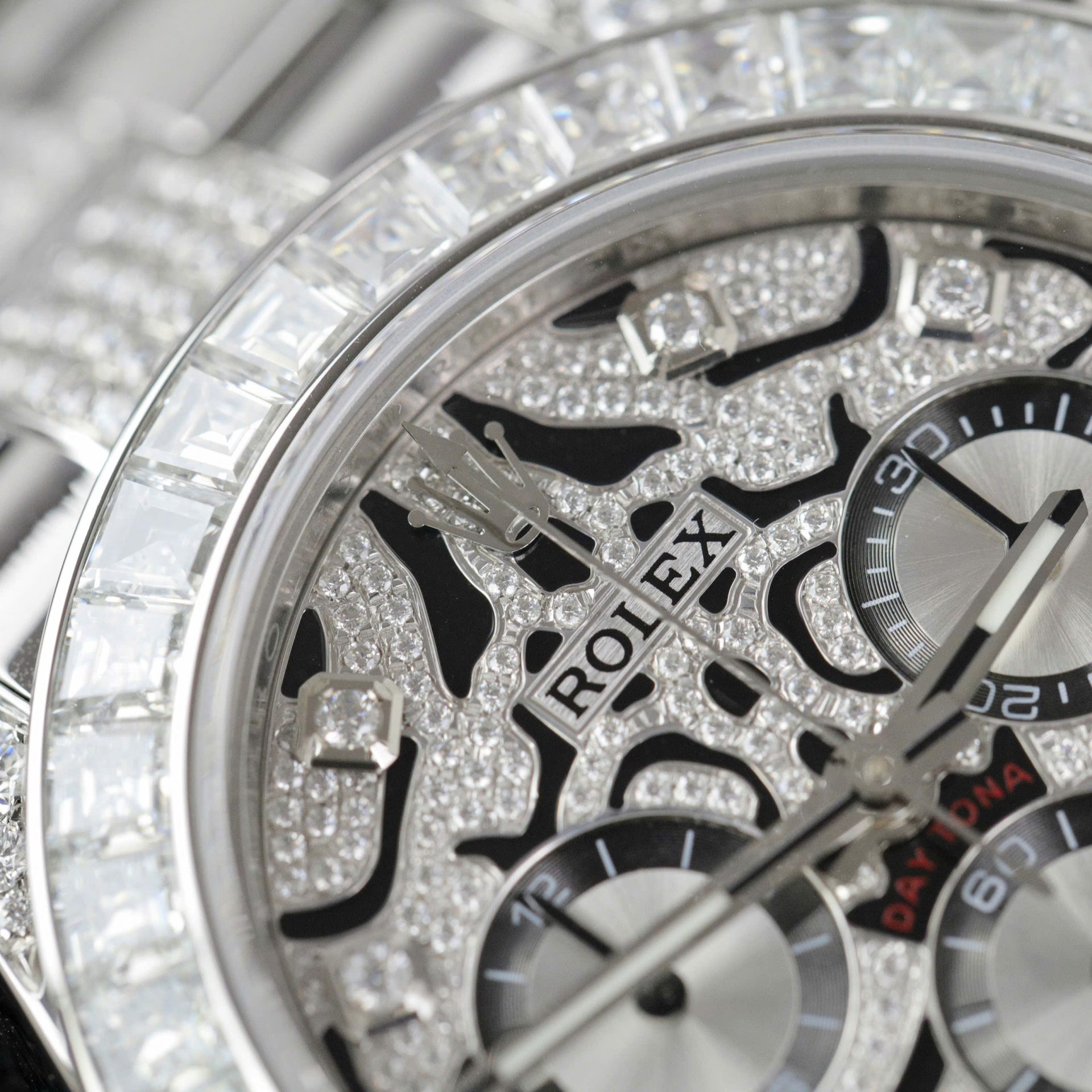 Rolex Daytona Eye Of The Tiger Replica Watch Diamonds Moissanite Hong Kong 40mm - Top club