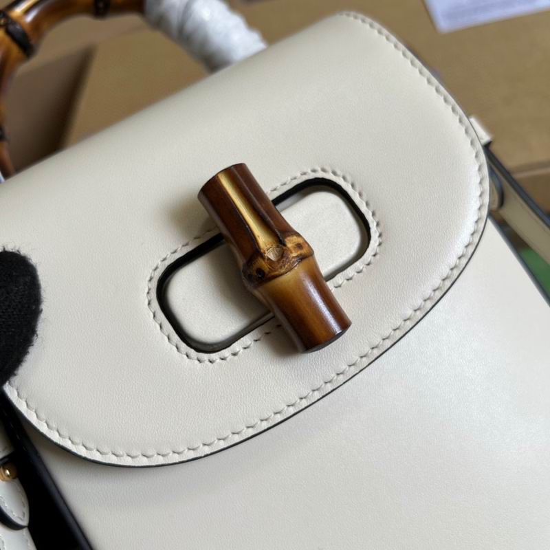 Bamboo mini handbag White leather – GB0451:1High-quality replica