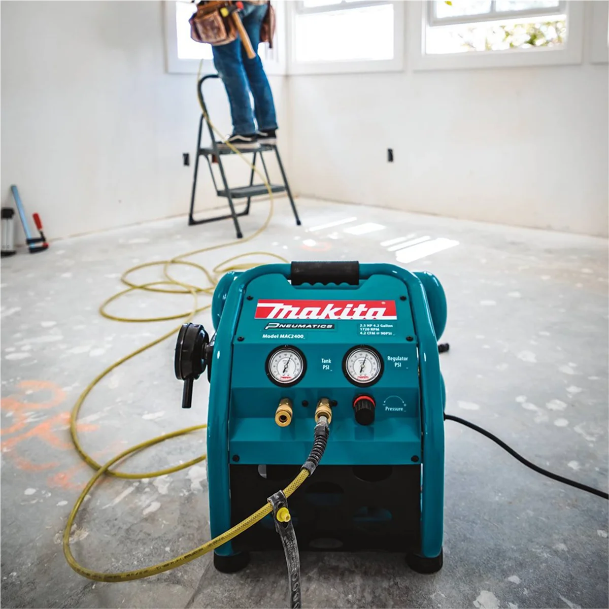 Makita 2.5 HP Big Bore™ Air Compressor (Twin Stack) - Image 6