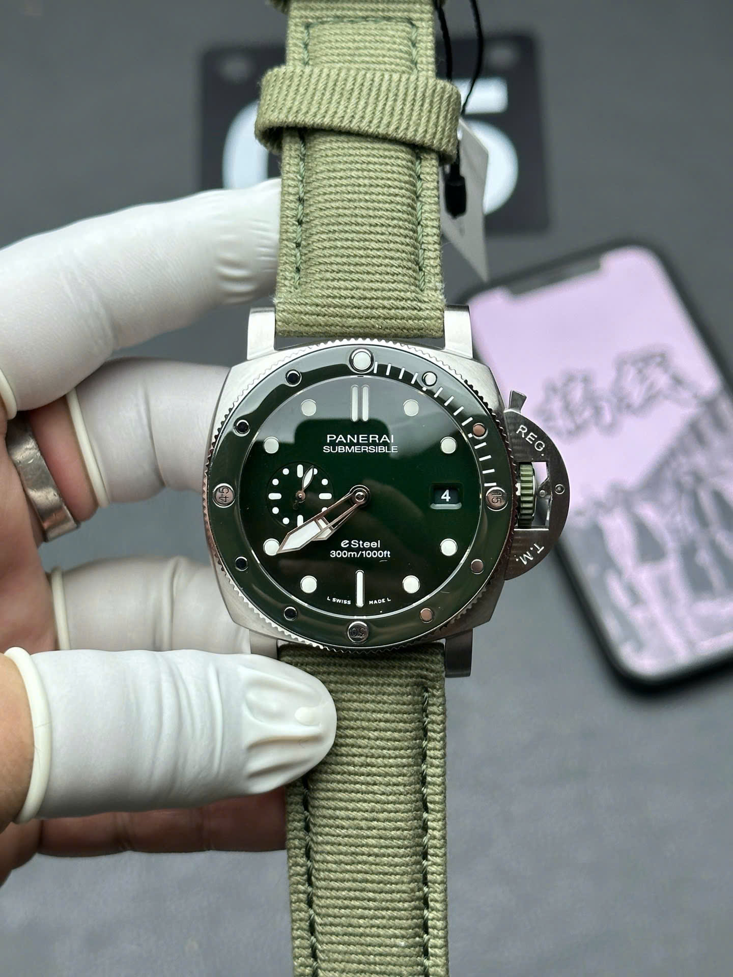 Panerai Replica Watch Submersible Esteel™ Verde Smeraldo Green Dial VS Factory 44mm - Elite Watch Atelier