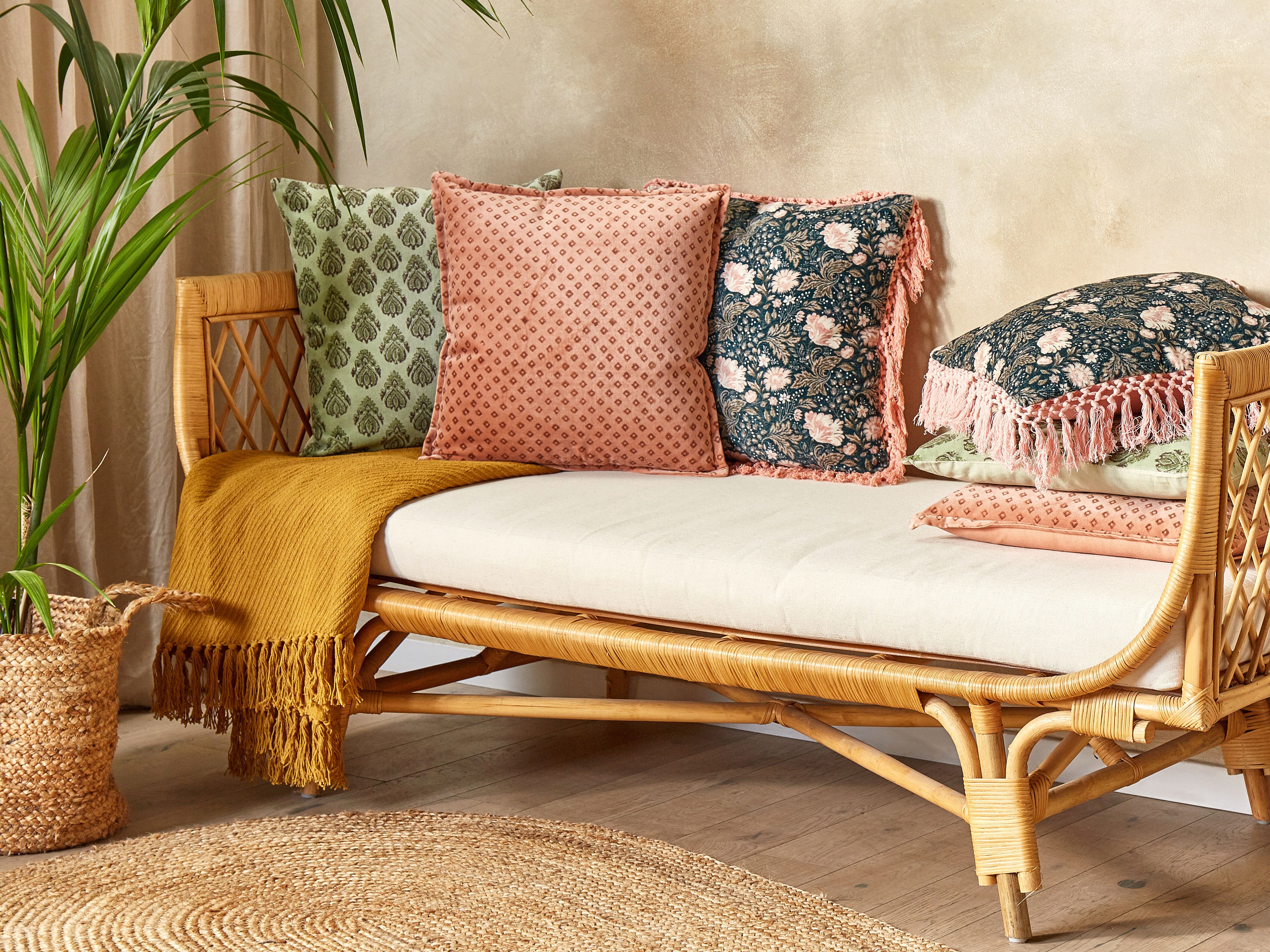 Set of 2 Decorative Cushions RHODOCOMA Velvet 45 x 45 cm Pink Geometric Pattern