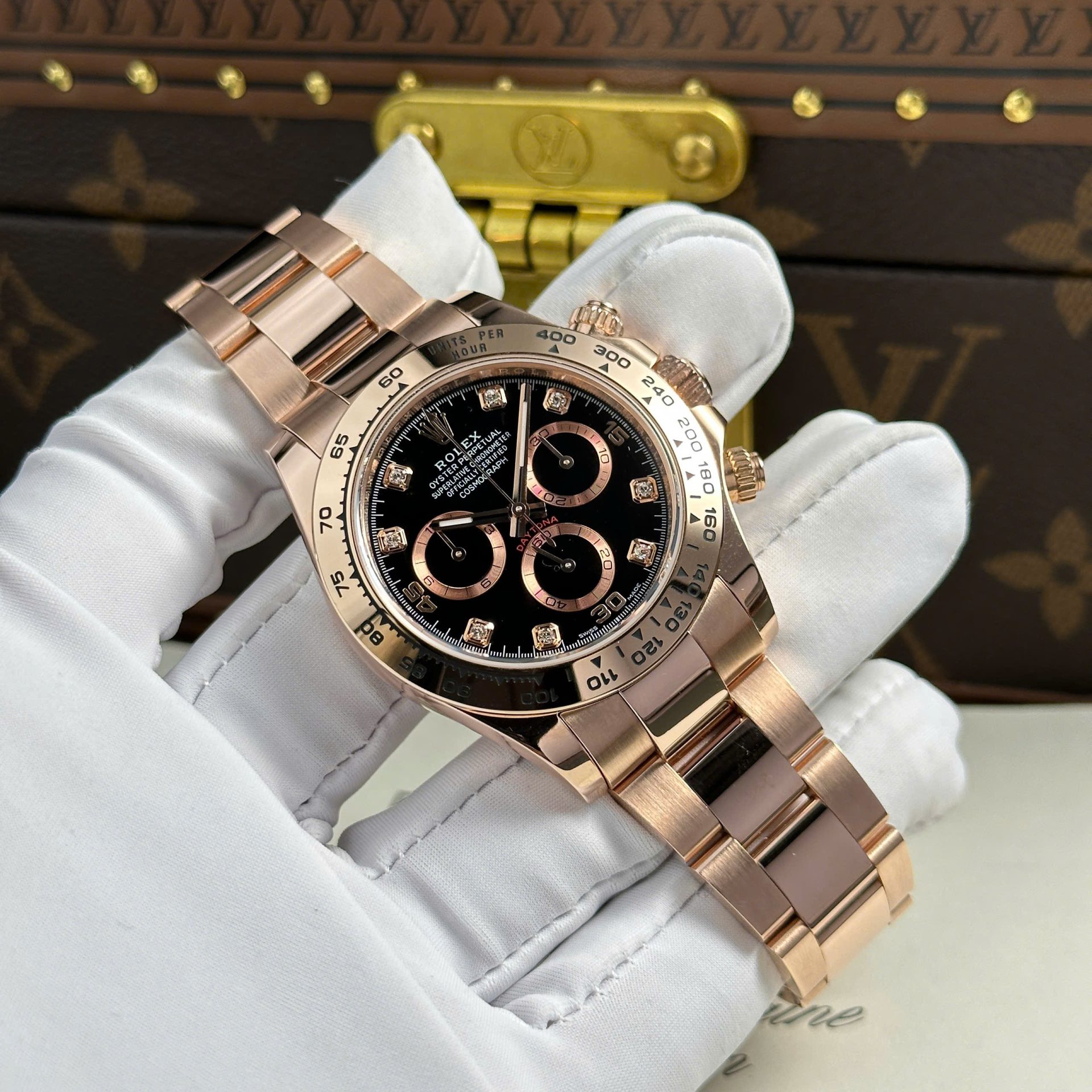 Rolex Cosmograph Daytona Dial Black Custom Gold Wrapped Replica Watch 40mm - Top club
