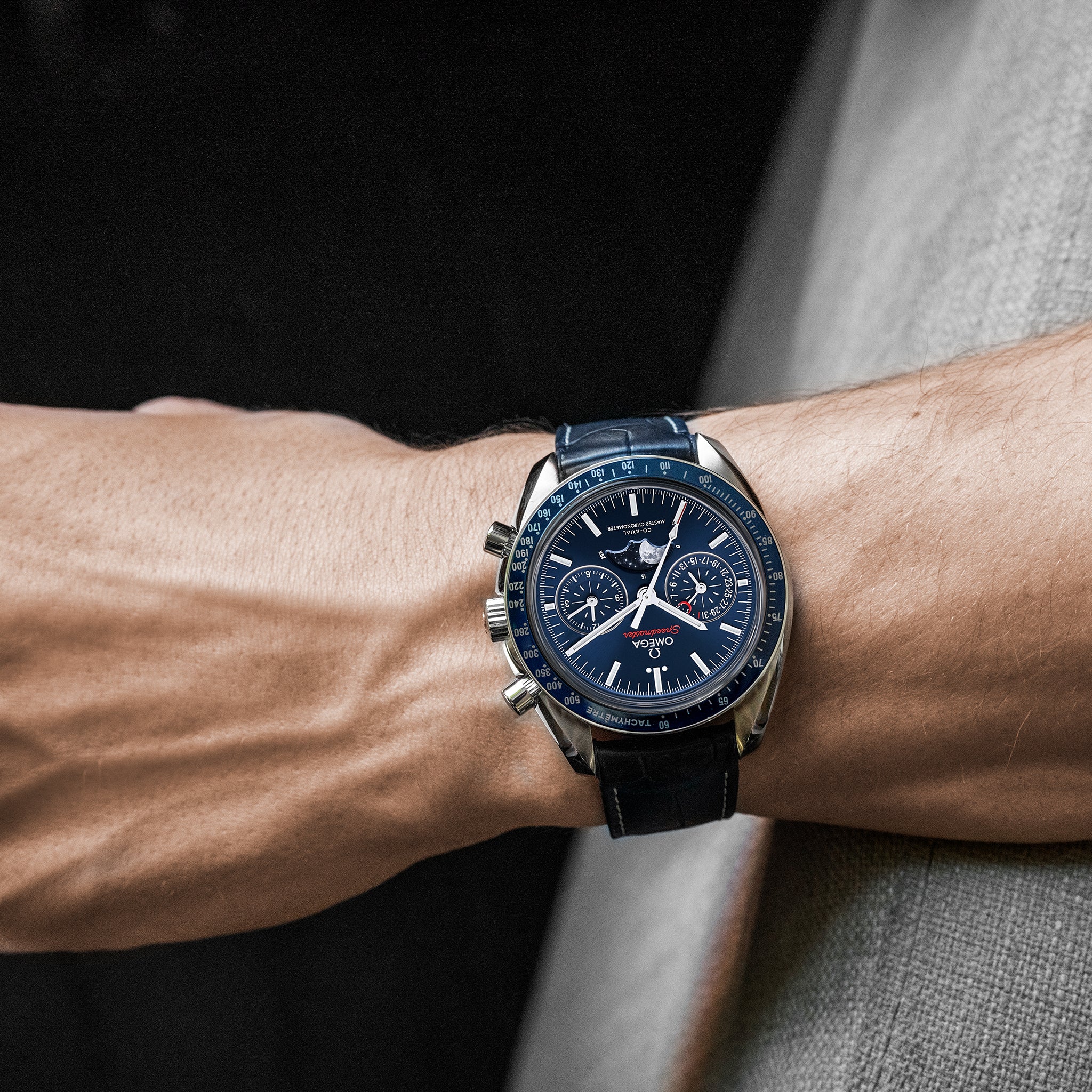 Speedmaster Moonwatch Co-Axial Master Chronometer Moonphase Chronograph 44.25mm Blue Dial(1:1 replica) - Elite Watch Atelier