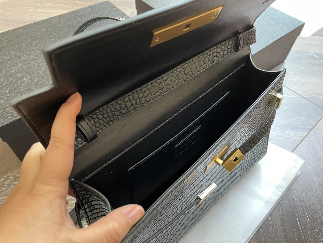 TO – Luxury Edition Bags SLY 2061:1High-quality replica