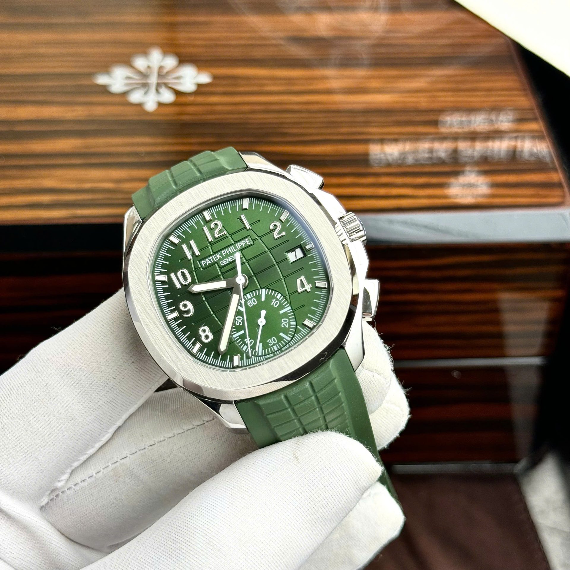 Patek Philippe Replica Watch Aquanaut 5968G Green Dial Rubber Strap 42.2mm - Elite Watch Atelier