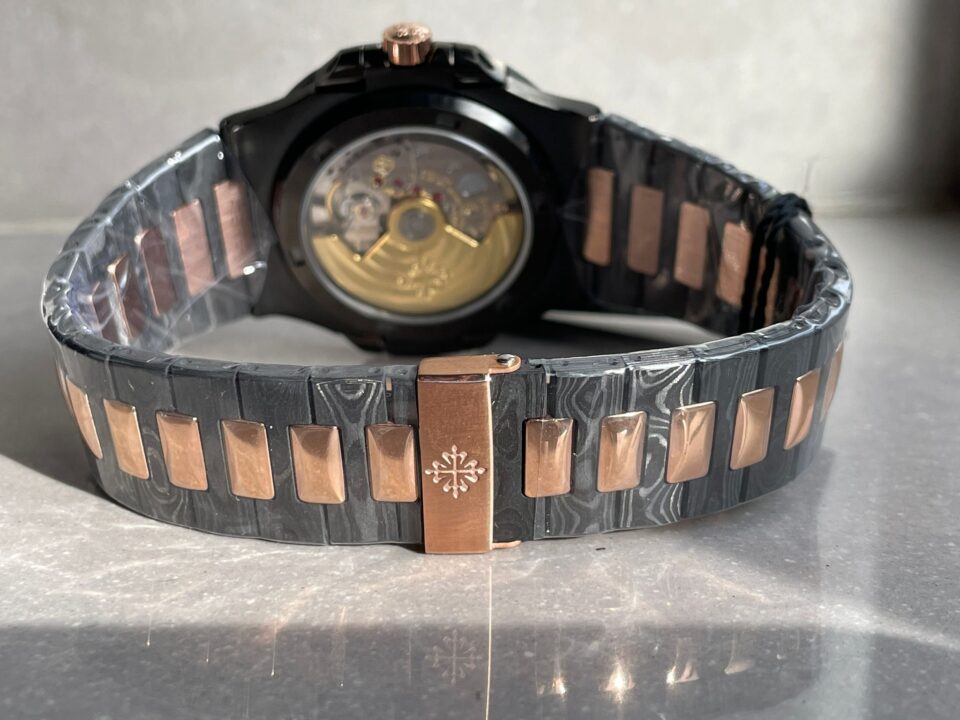 Replica PATEK PHILIPPE Nautilus 5711 DIW Carbon DIWF 1:1 Best Edition Black Textured Dial on Carbon/RG Bracelet 324CS - Top club